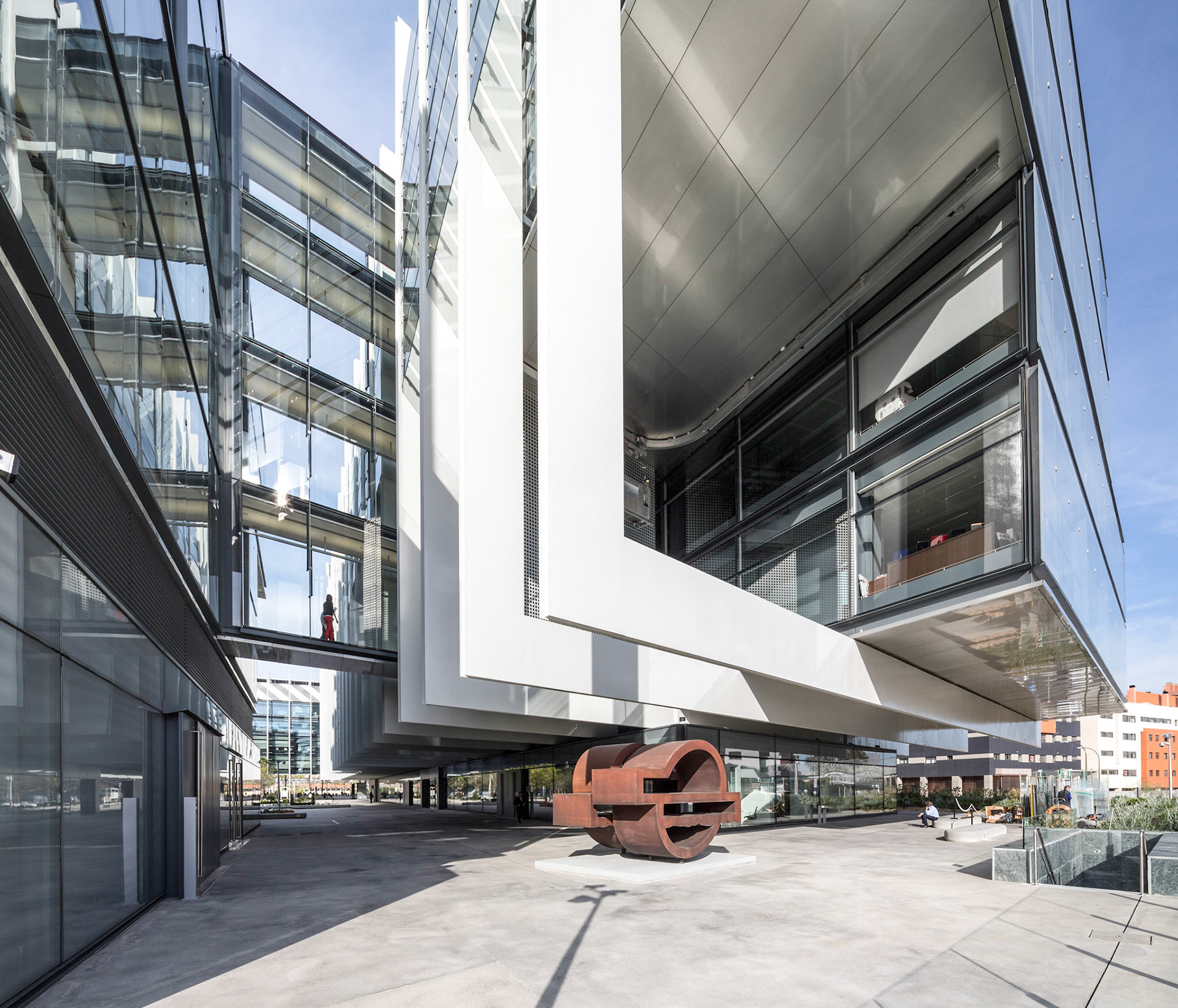 Campus Repsol Headquarters / Madrid, Spain / Rafael De La-Hoz
