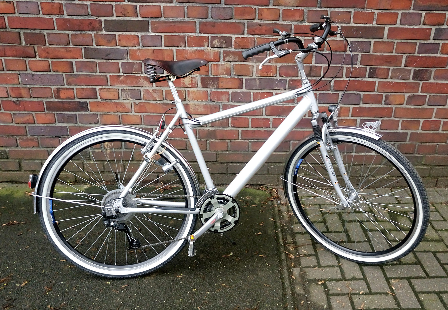 Umbau - 1990er MTB auf.... Hmm... saubequem... ^^ Schaltung sehr großer Übersetzung für steile Anstiege.