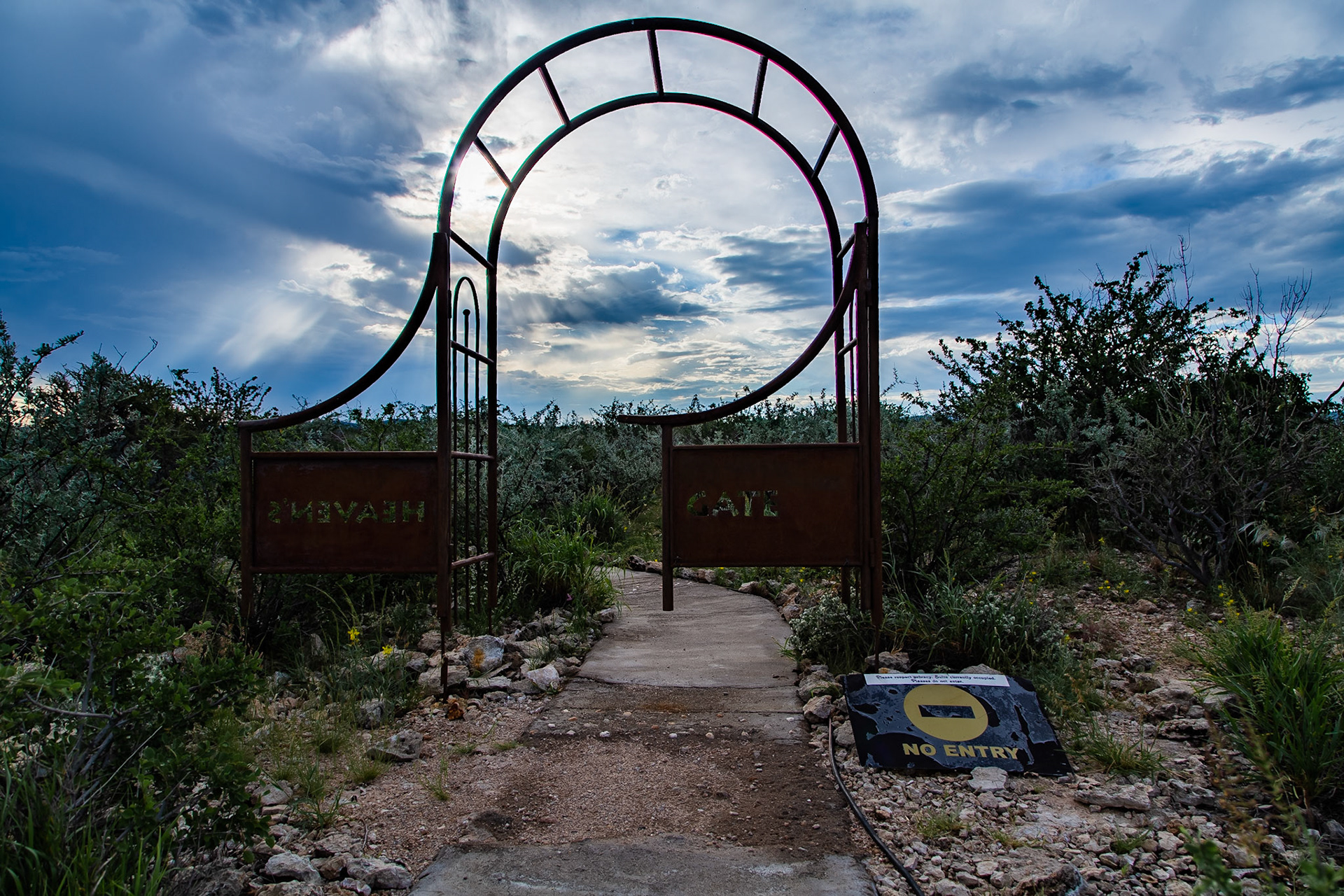 Heaven's Gate "no entry"