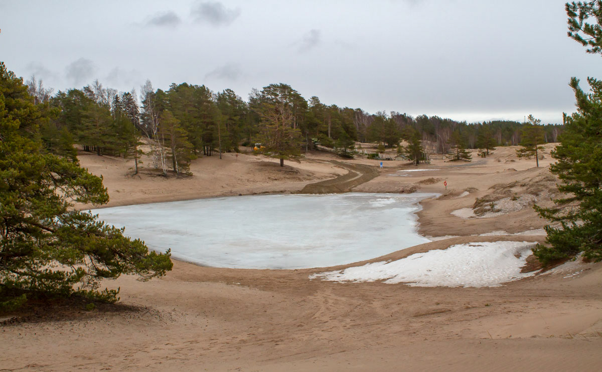 Tuleva tapahtuma-aukio. Sekä vasen että oikea dyyni tulevat kärsimään tästä pahoin. 31.3.2019