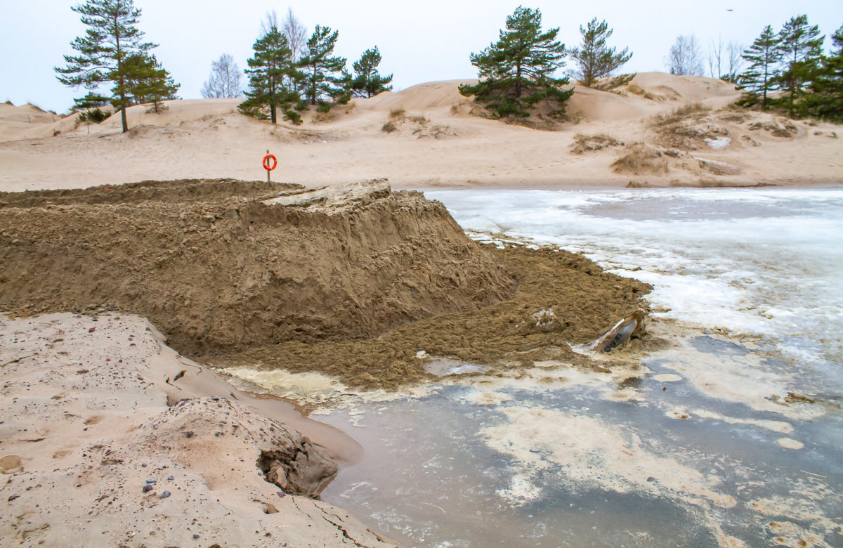 Monien lapsiperheiden ilona ollut uimakuoppa vetää viimeistään. 31.3.2019