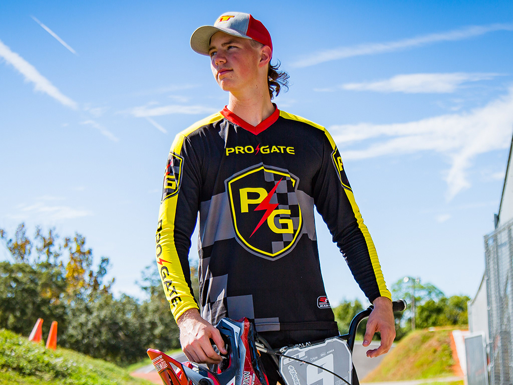 Team Apparel (Alternate Jersey)