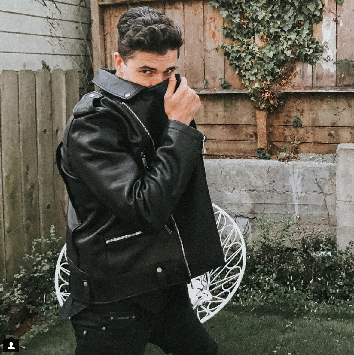 INFLUENCER WADE POEZYN