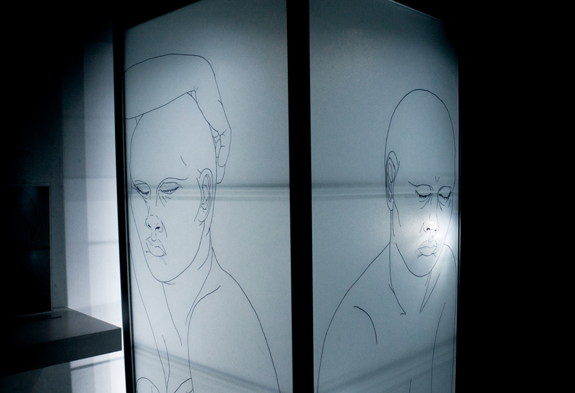 GLASS CABINET INSTALLATION (left side)