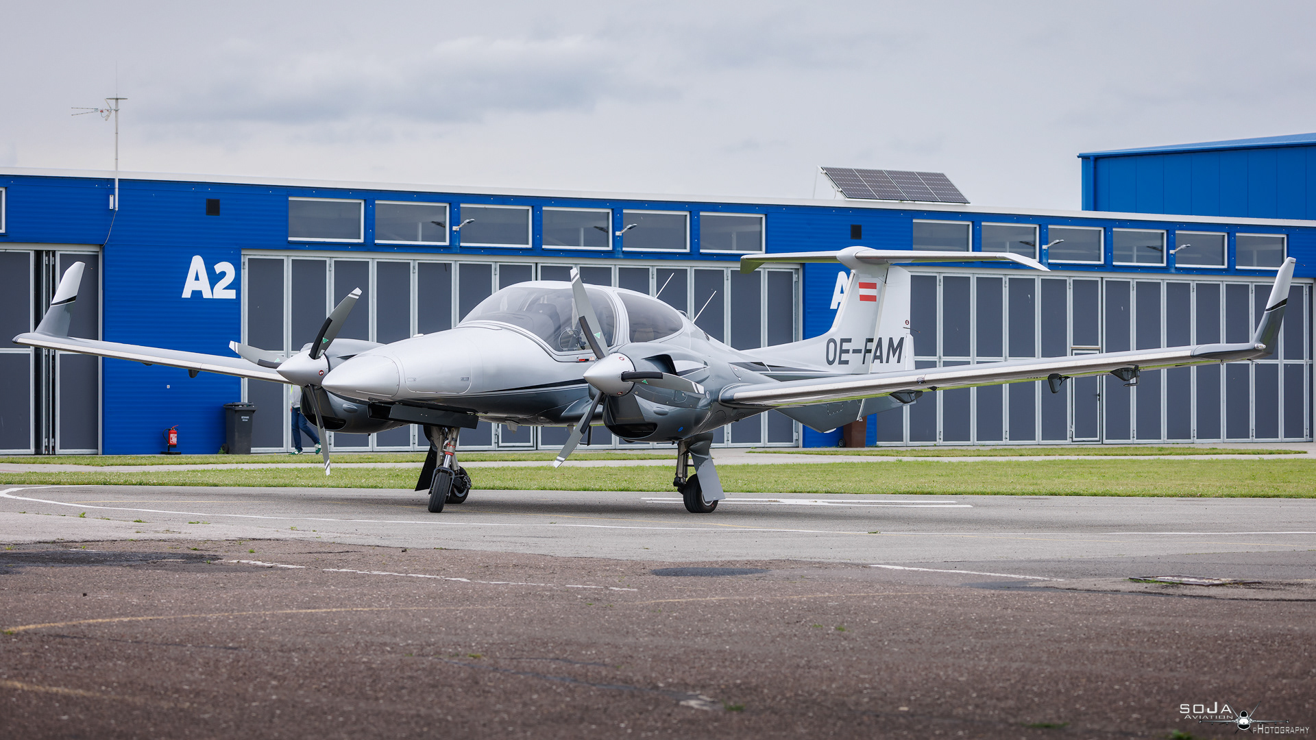 ID080625 - DIAMOND DA-42 NG Guardian OE-FAM cn# 42.N383 #2