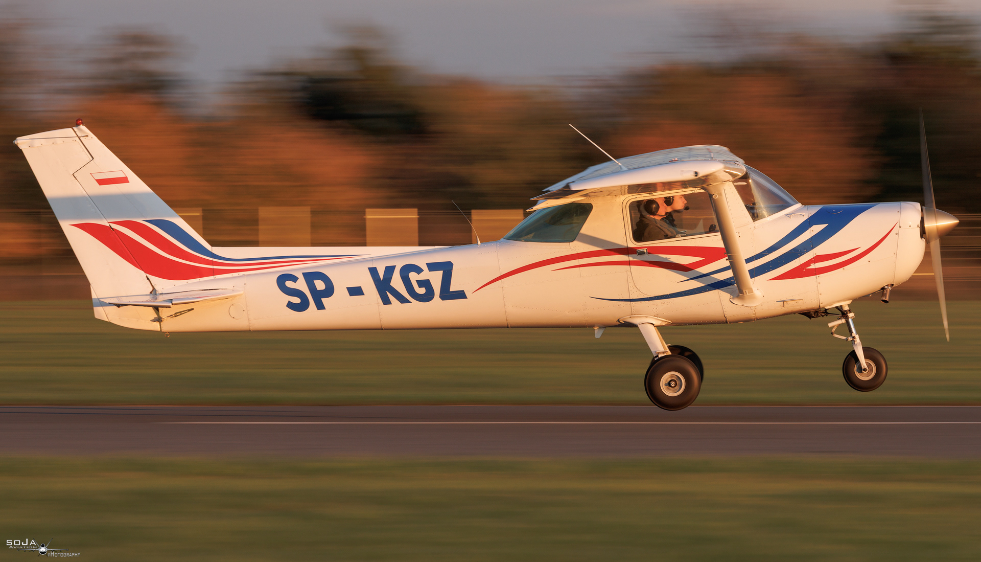 ID19102025 - Aeroklub Ziemi Piotrkowskiej Cessna 152 SP-KGZ cn# 15285270 #3