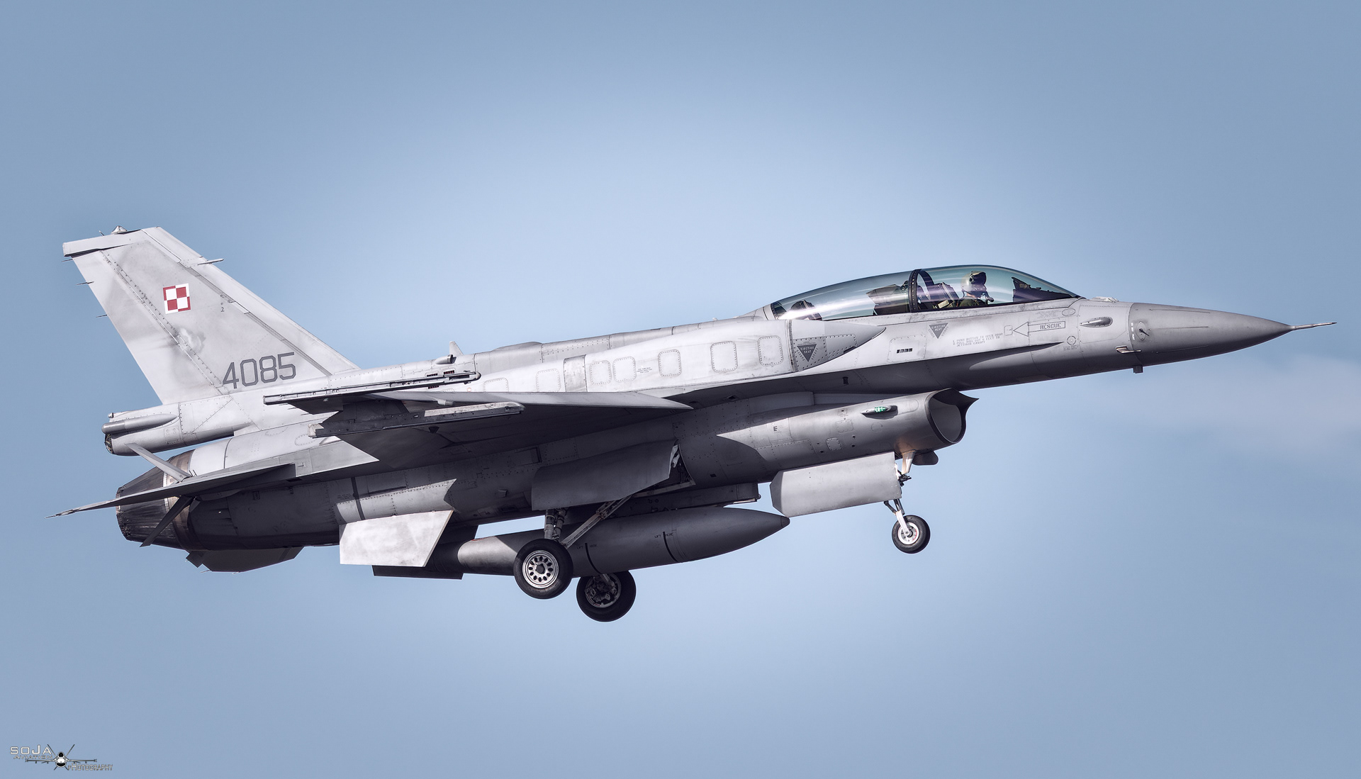 ID25092025 - Lockheed Martin F-16D 4085 03-0085 cn# JD-10