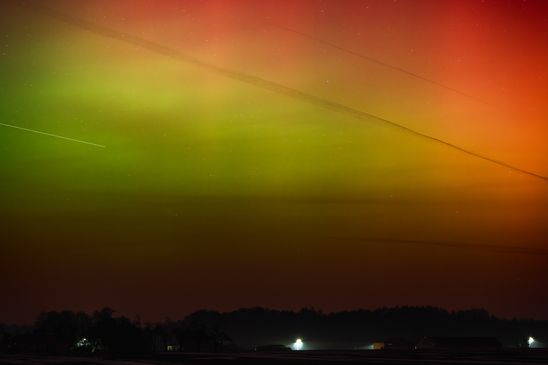 ID190126 - Northern lights in Gajko