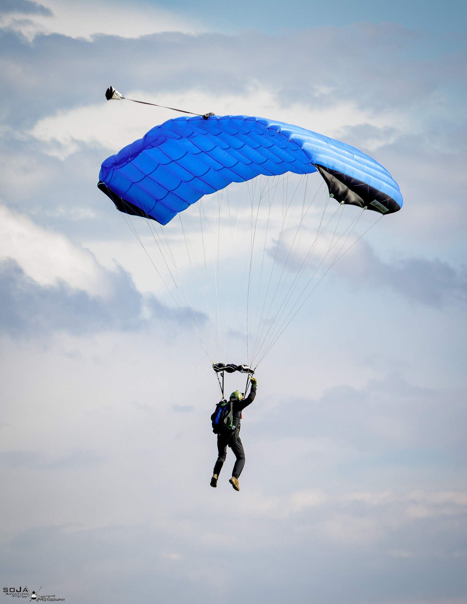 ID270424-Sky Force - Parachutist