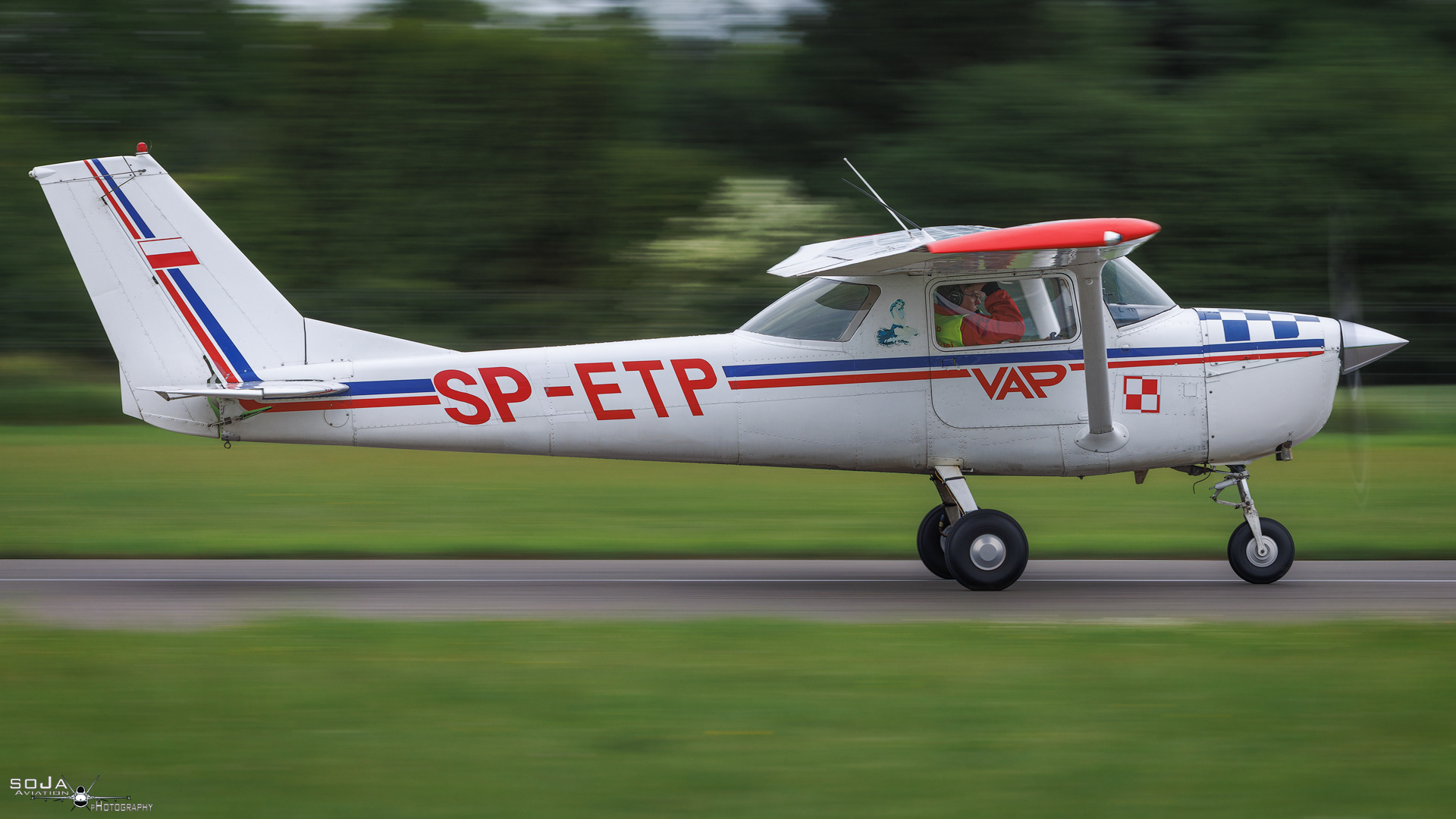 ID080625 - Reims Cessna F150J SP-ETP cn# F150-0433