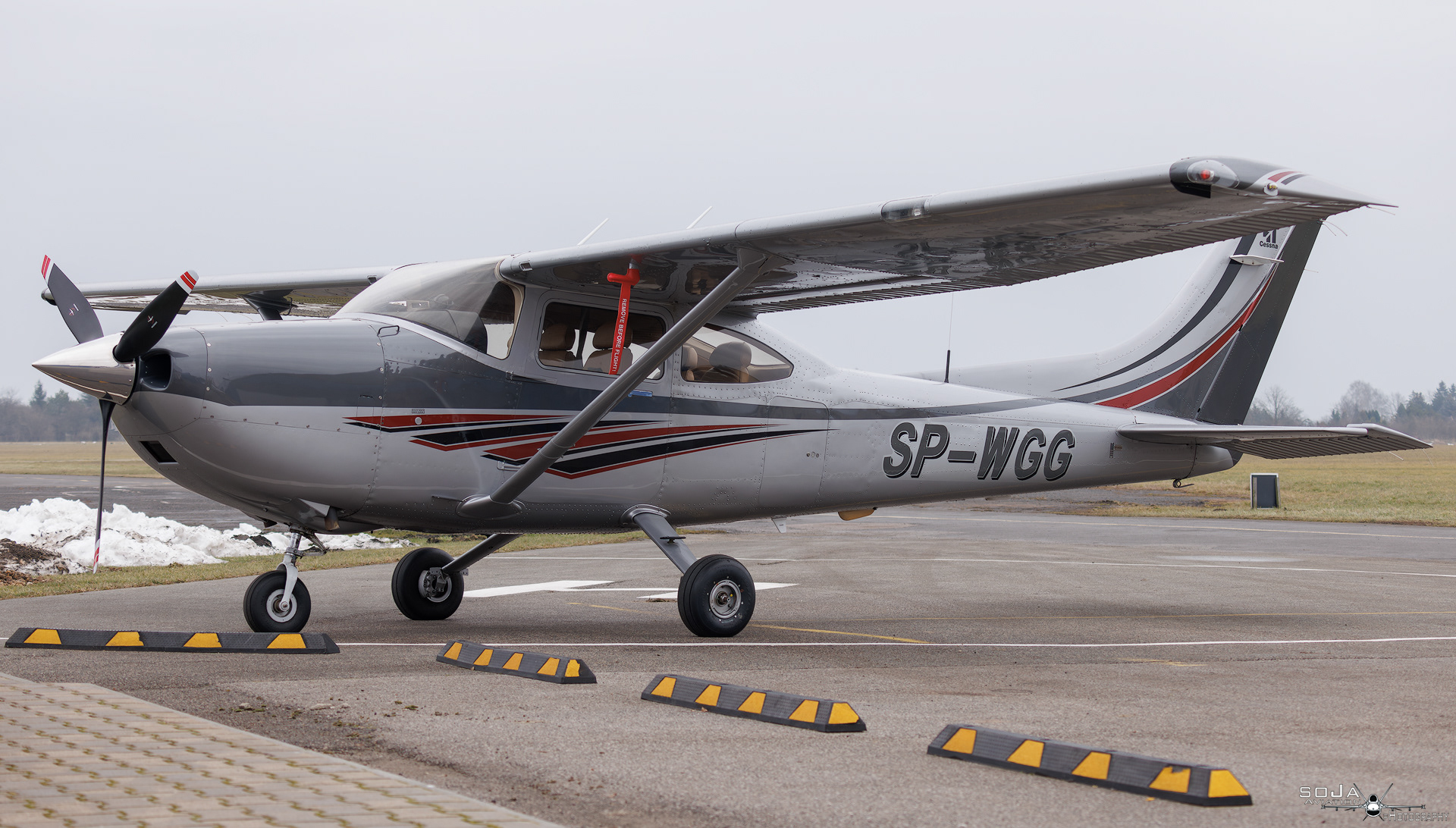 ID260125 - Cessna 182 Skylane SP-WGG cn# 18281687