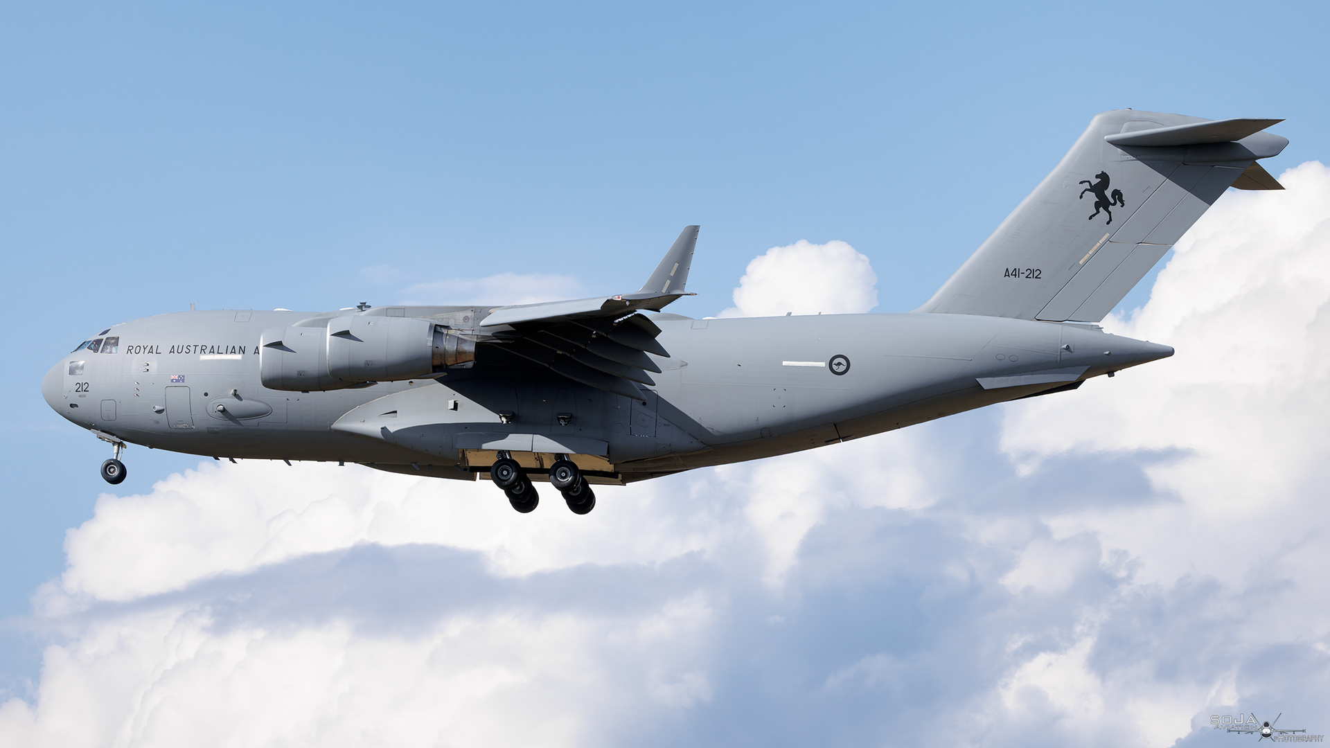 IDxx0725 - RAAF Boeing C-17A Globemaster III A41-212 36sq cn#50271-F270-AUS7 #2