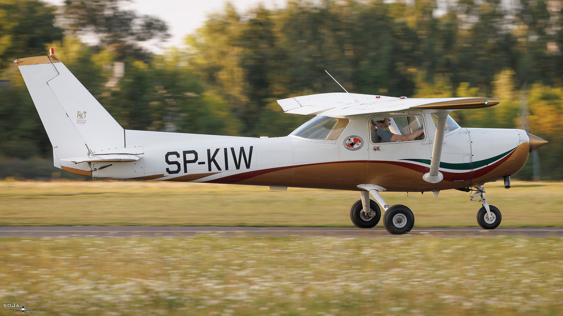 ID07092025 - Aeroklub Kielecki Cessna 152 SP-KIW cn# #2