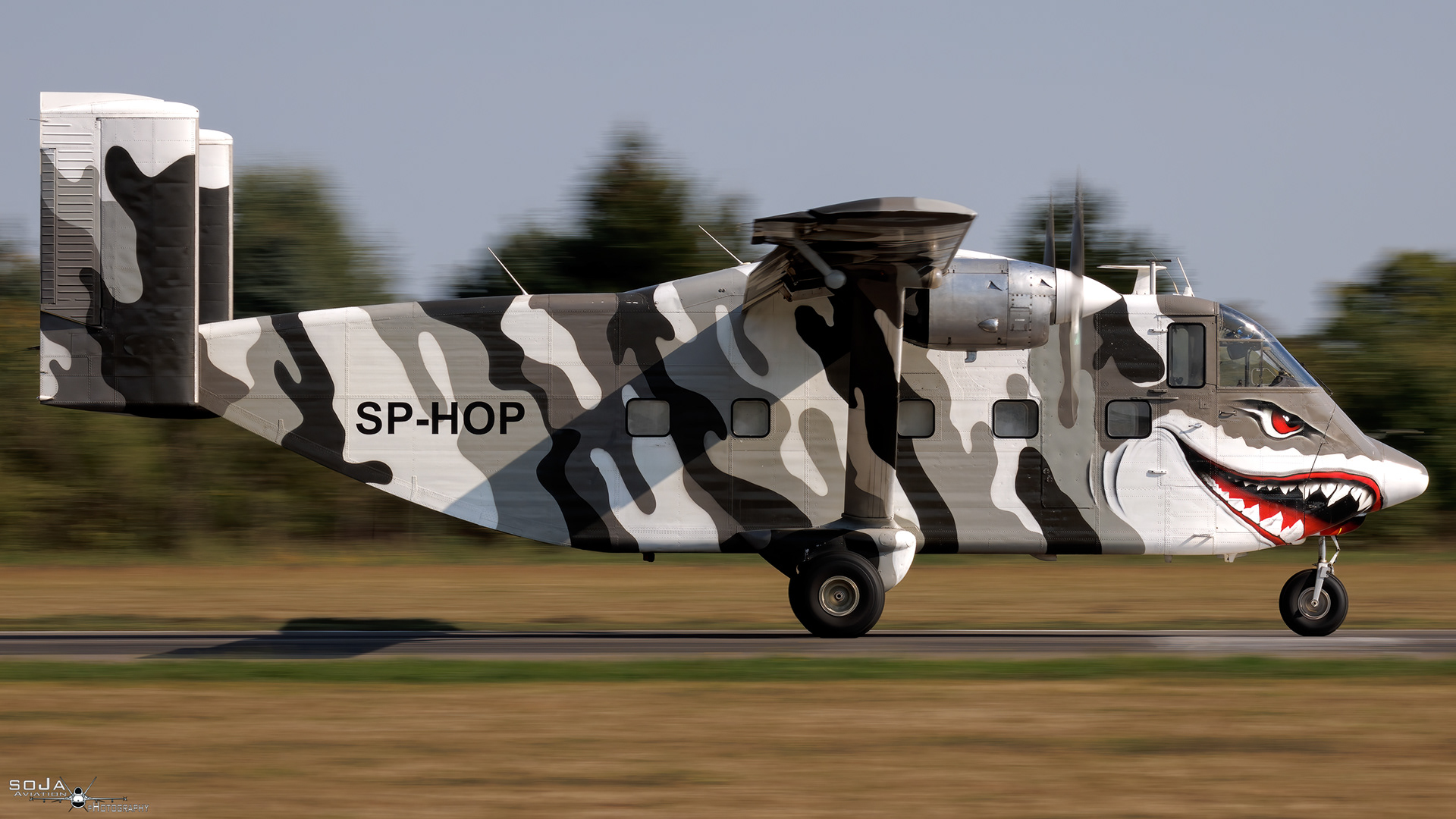 ID080924 - SkyForce Short SC-7 Skyvan SP-HOP Sharky cn# SH1906 230723