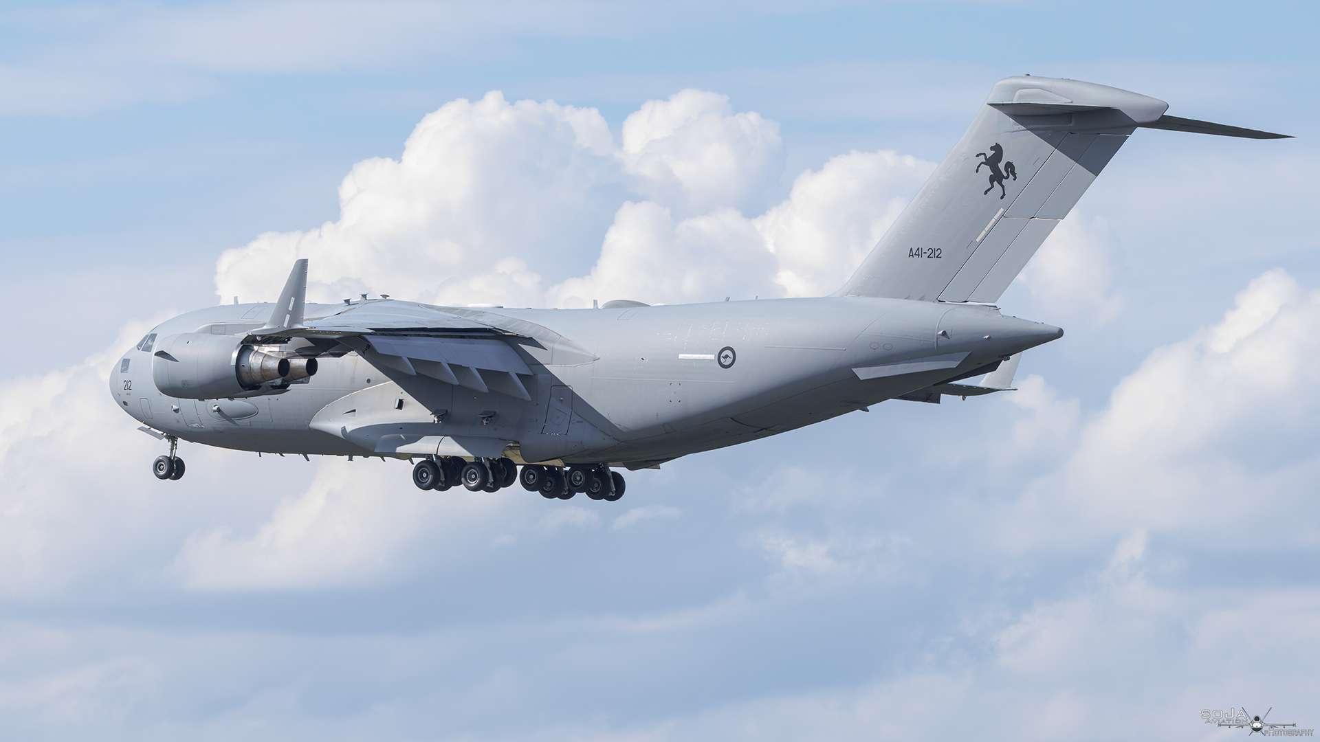 IDxx0725 - RAAF Boeing C-17A Globemaster III A41-212 36sq cn#50271-F270-AUS7 #3