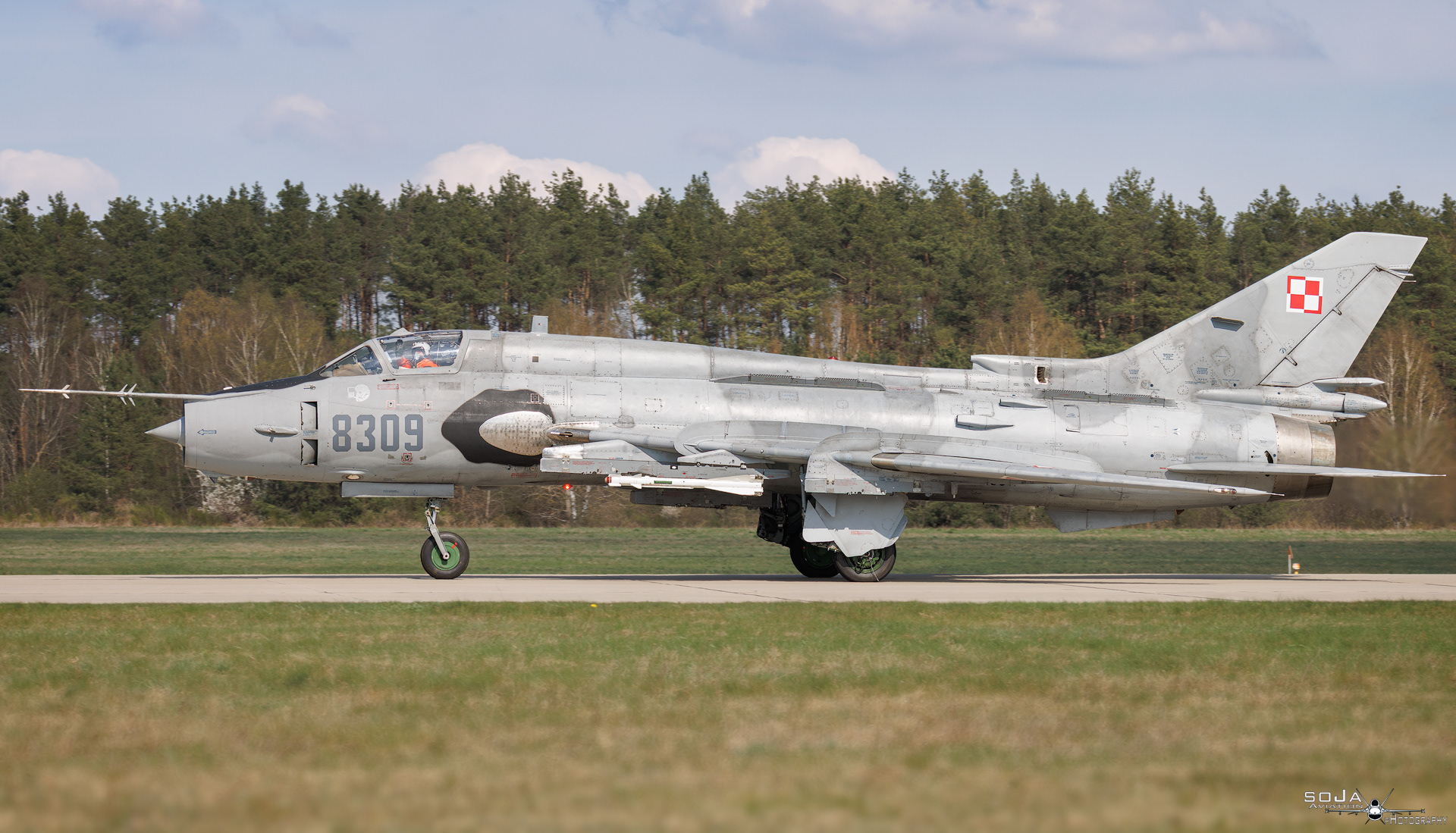 ID150425 - Poland - Air Force Sukhoi Su-22M4 8309 cn# 28309 #3