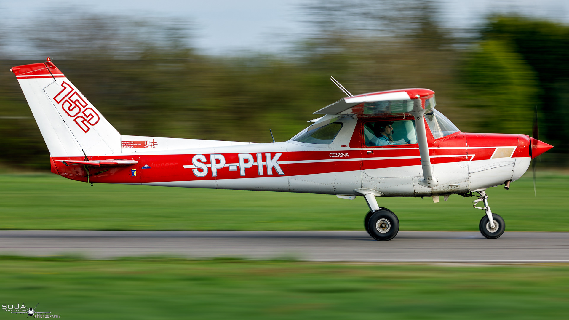 ID060424-Fundacja Bialo-Czerwone Skrzydla Cessna 152 SP-PIK cn# 15281674