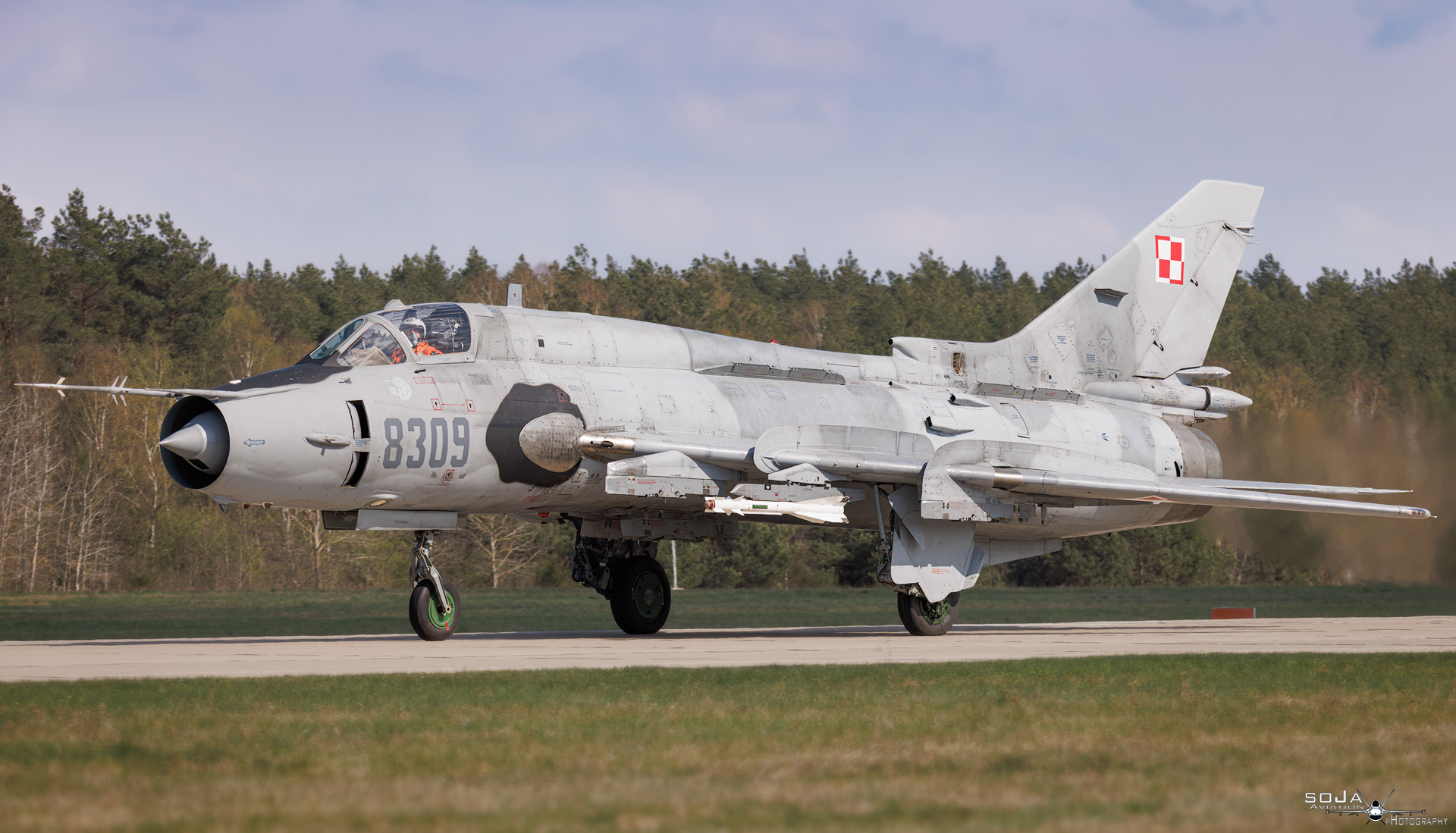 ID150425 - Poland - Air Force Sukhoi Su-22M4 8309 cn# 28309 #2