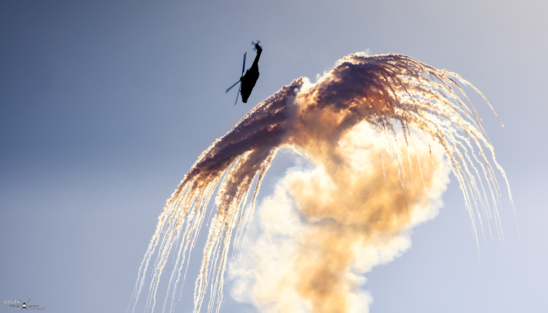 ID200925 - NATO Days 2025 German NH90 Display Team  flares