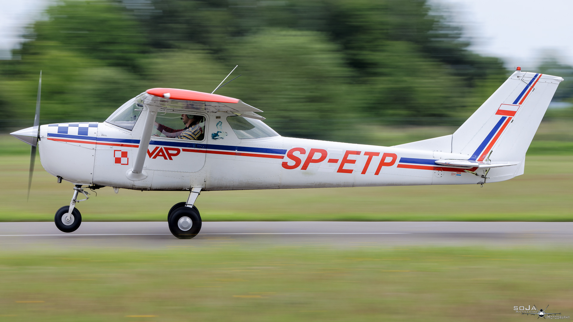 ID130625 - Reims Cessna F150J SP-ETP cn# F150-0433