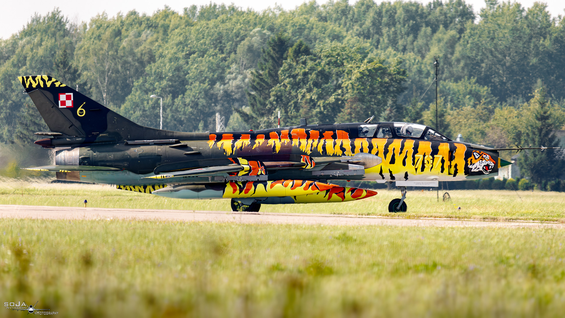 ID290824 - Poland - Air Force Sukhoi Su-22 UM3K 707 cn# 17532369707