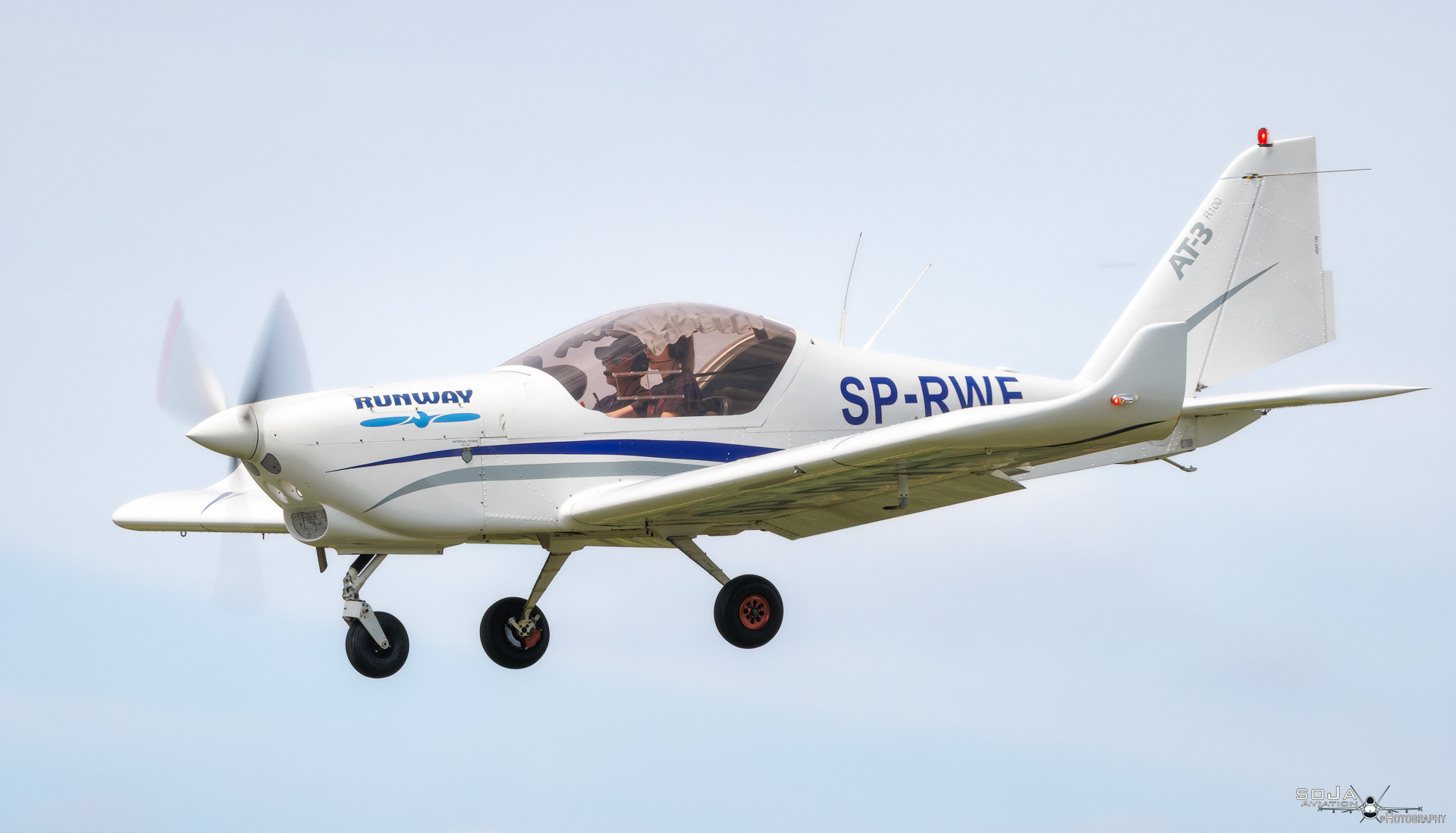 ID250726 - Runway - Pilot School Aero AT-3-R100 SP-RWF cn# AT3-105