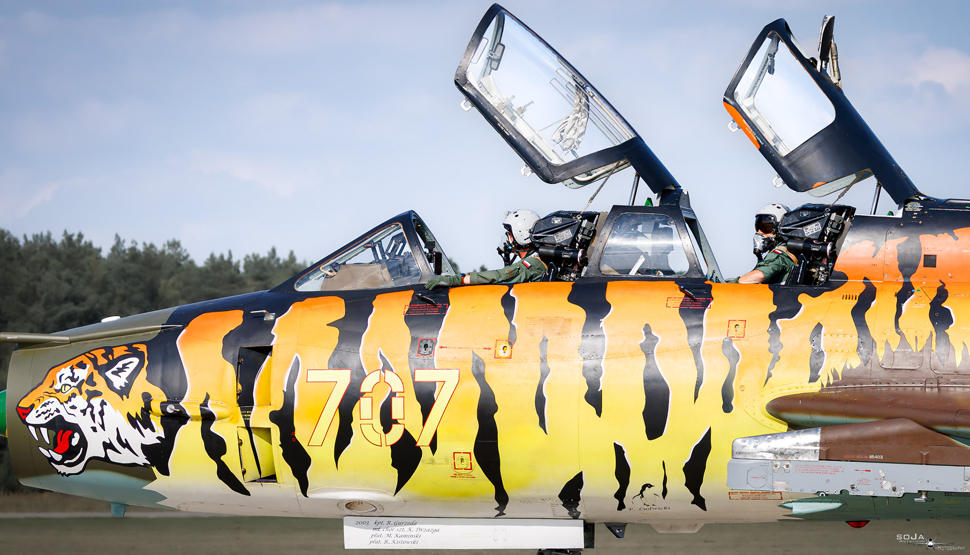 ID100925 - Poland - Poland - Air Force Sukhoi Su-22 UM3K 707 cn# 17532369707 #9