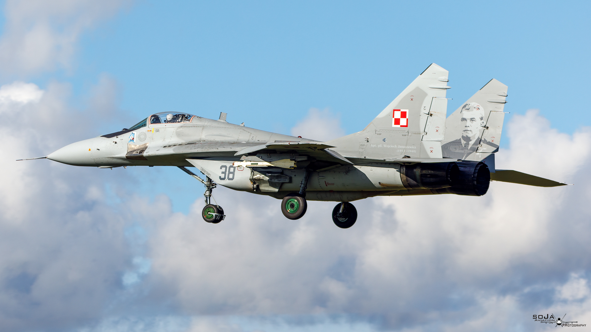 ID171023-Poland Air Force MiG-29A 38 cn# 2960532038 #2