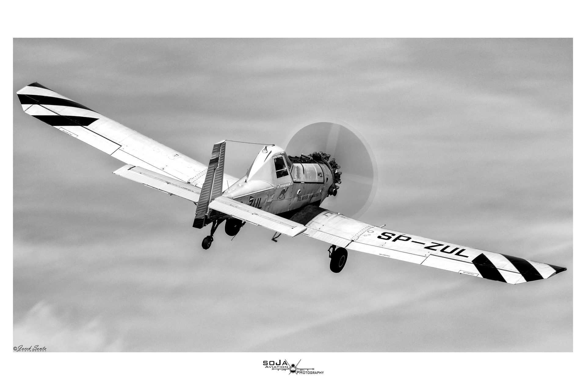 ID281024 - PZL-Mielec M-18 Dromader SP-ZUL  cn# 1Z014-11 #5 BW