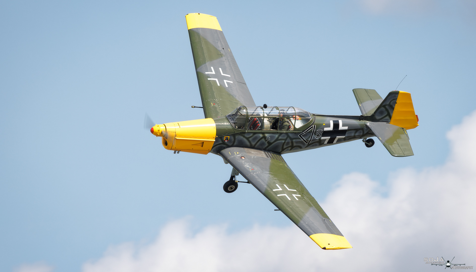 ID040726 - Retro Sky Team Zlin Z-226MS Trener OM-MHE cn# 202
