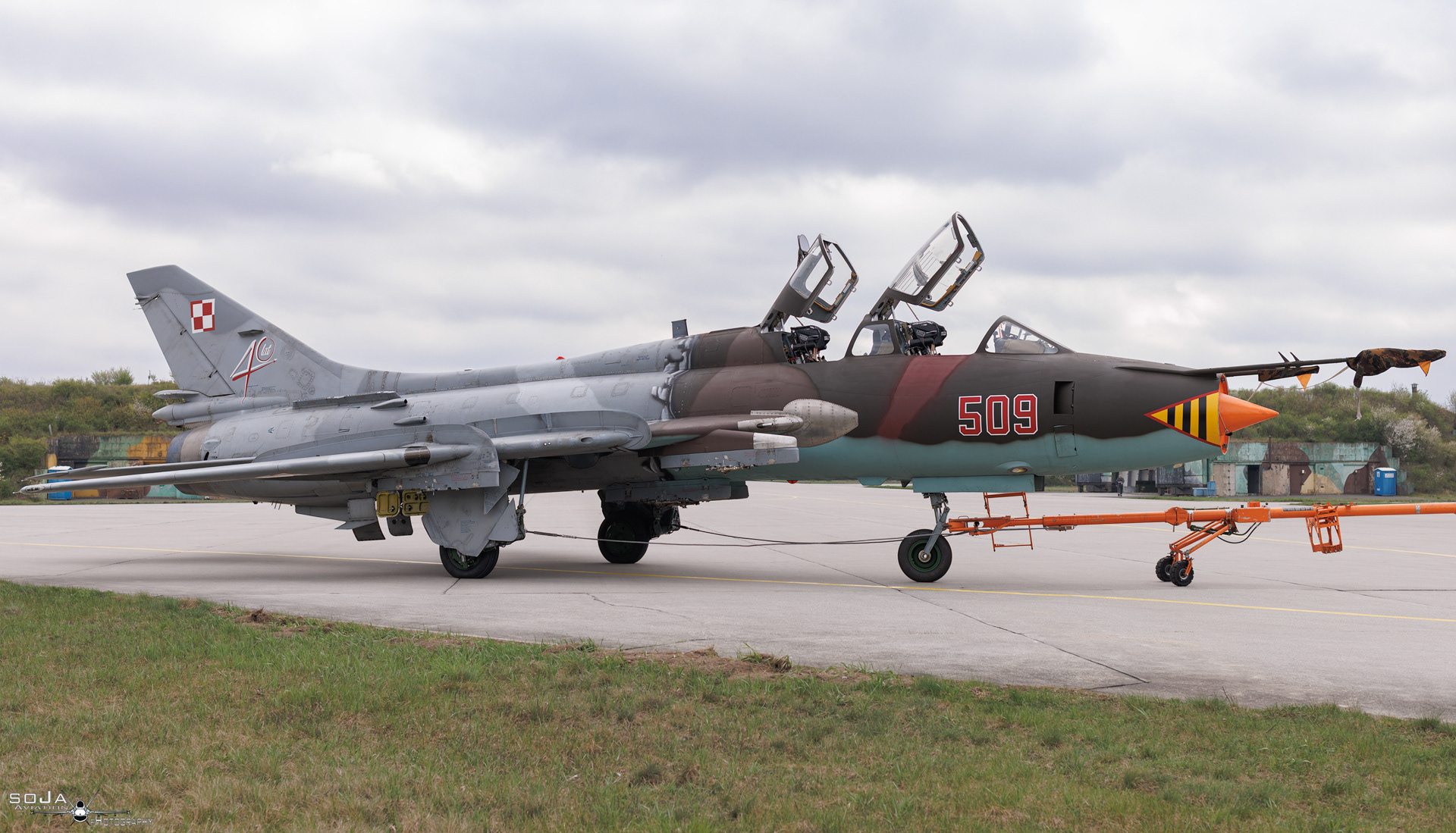 ID160425 - Poland - Air Force Sukhoi Su-22 UM3K 509 cn# 17532366509