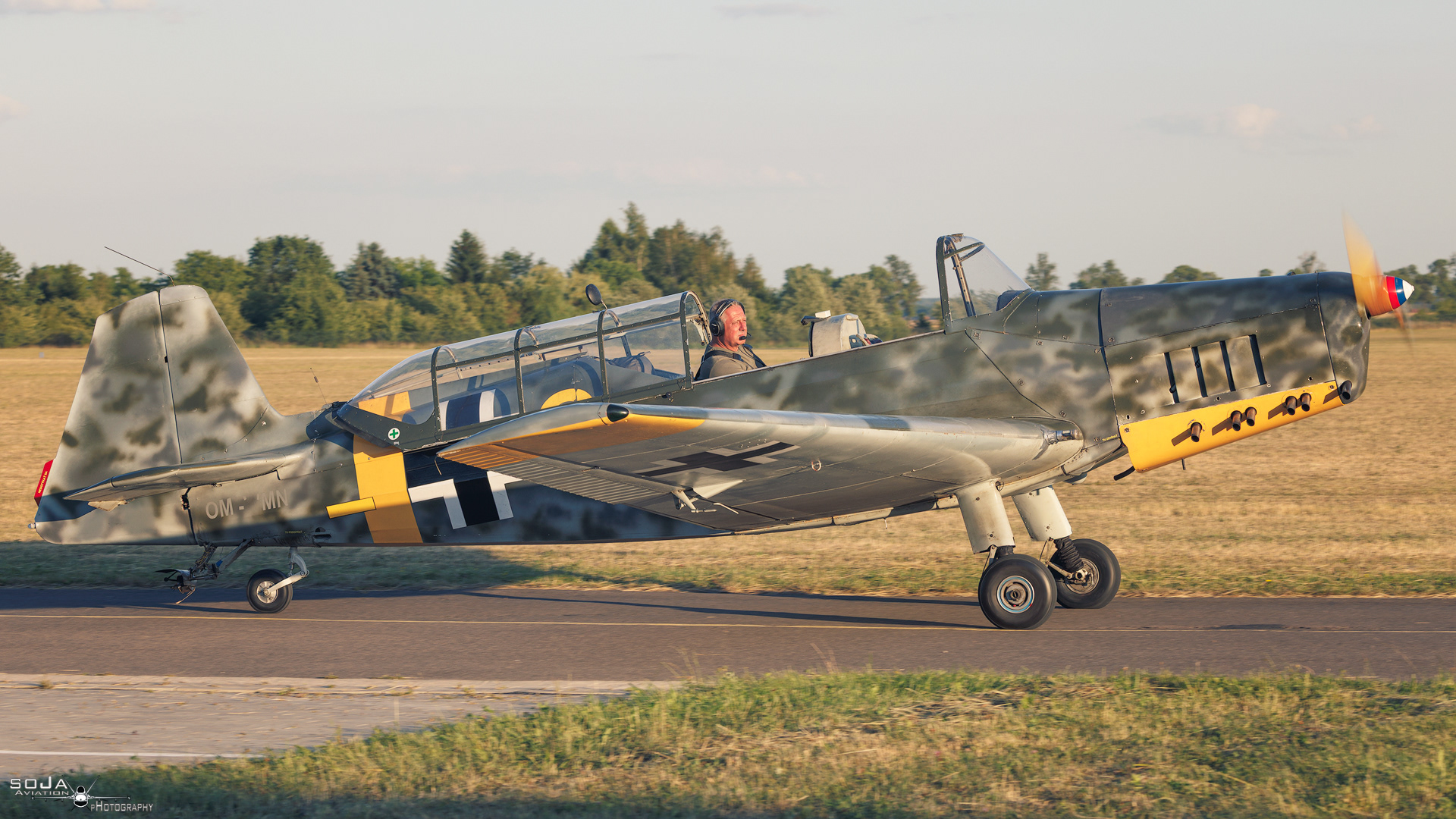 ID04072025 - RETRO Sky Team  Zlin 226T OM-WMN cn# 0102