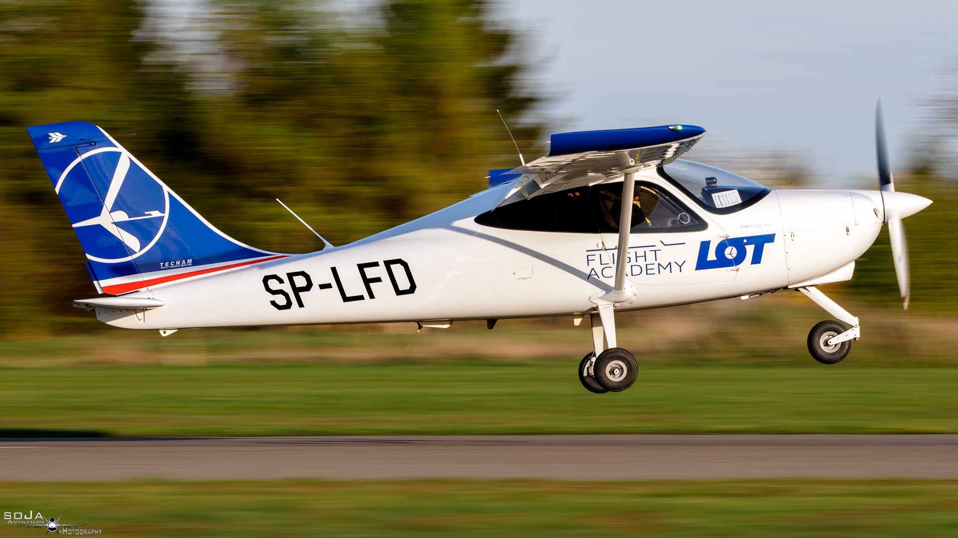 ID060424-LOT Flight Academy Tecnam P2008JC MK II SP-LFD cn# 1142 First solo
