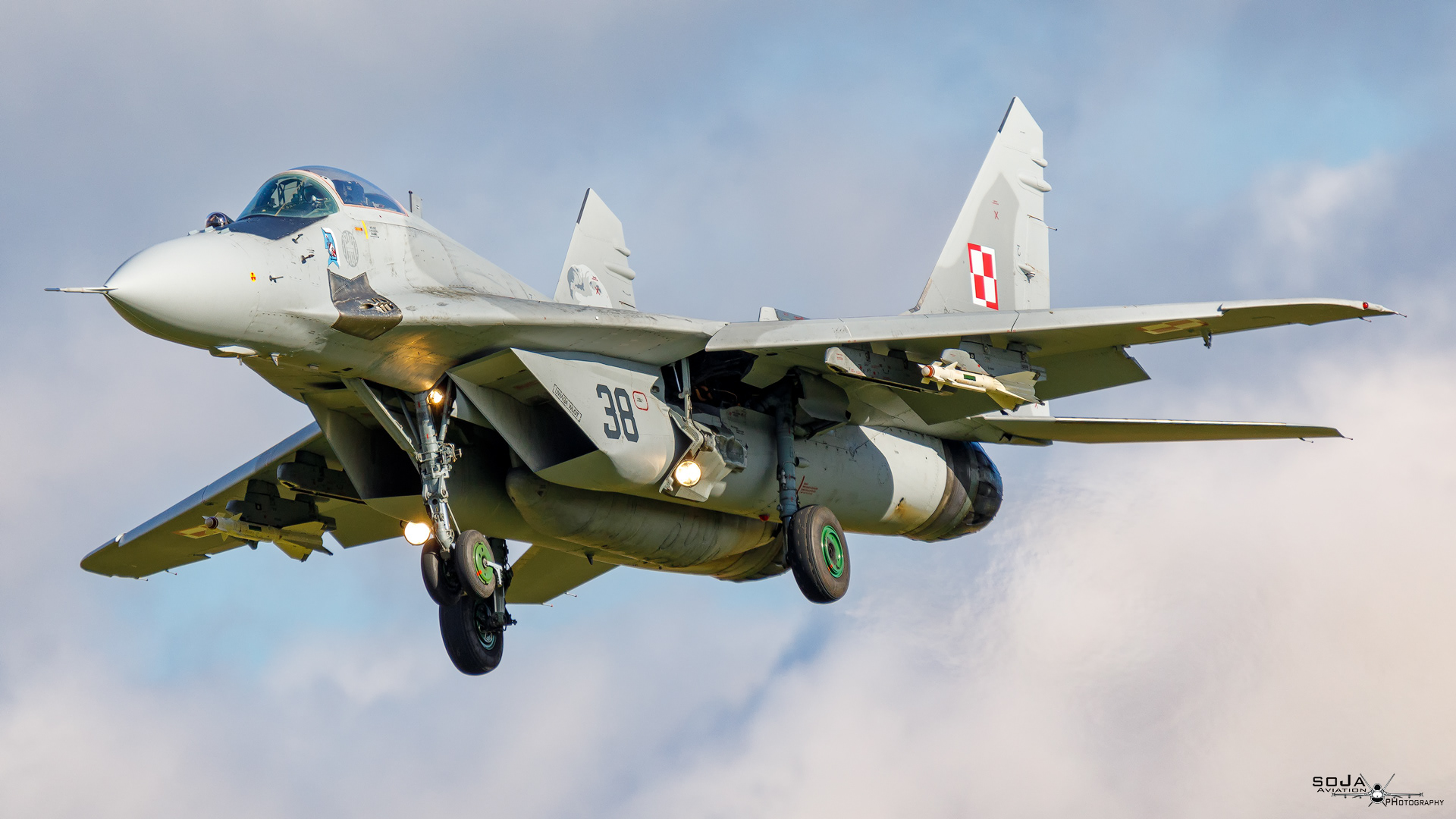 ID171023-Poland Air Force MiG-29A 38 cn# 2960532038