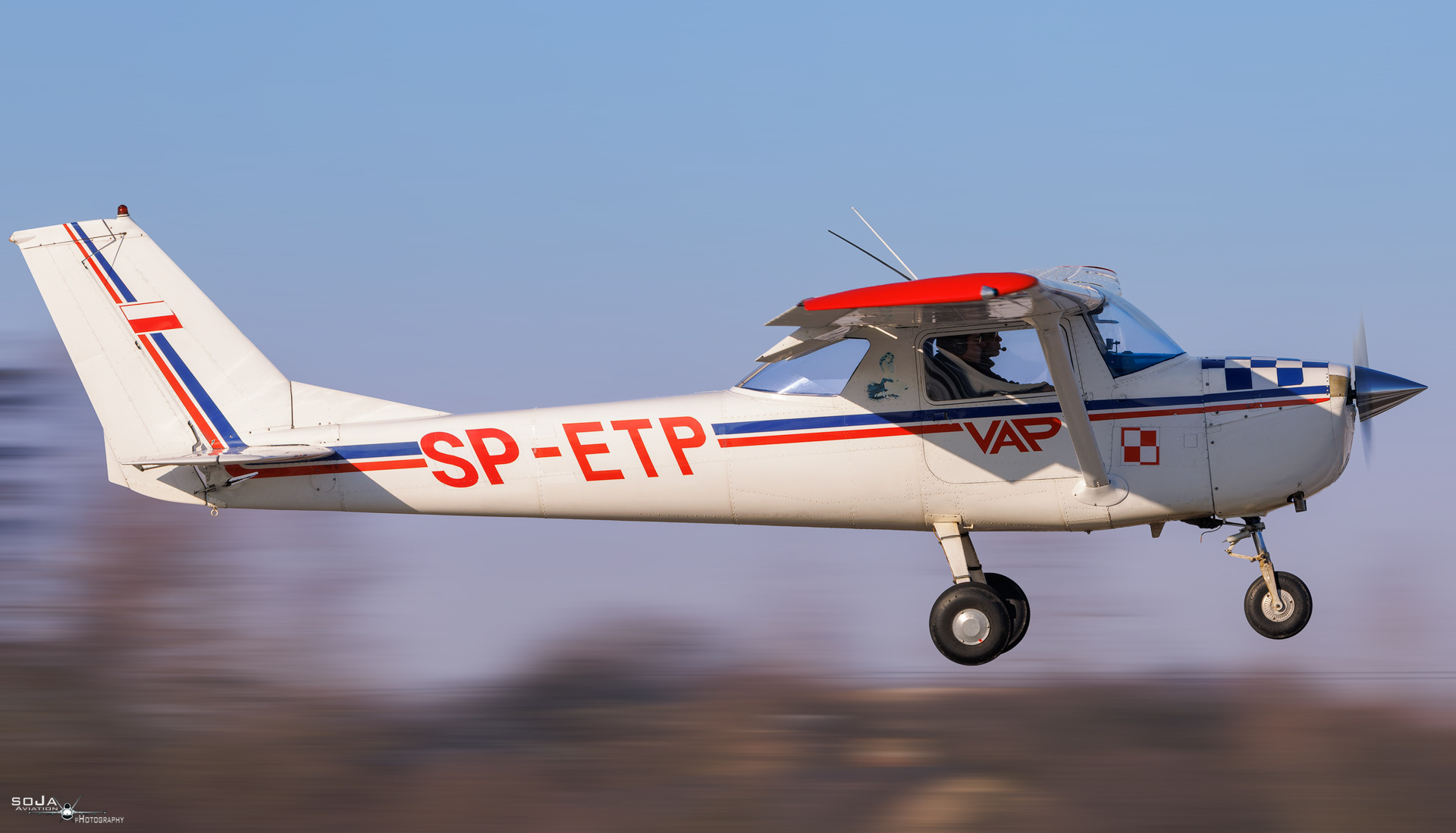 ID180126 - Reims Cessna F150J SP-ETP cn# F150-0433 #2
