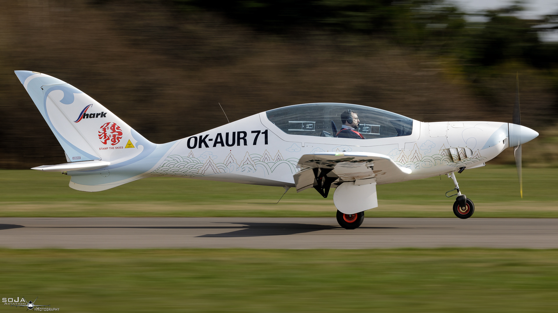 ID230324-Shark Aero Shark OK-AUR71 cn# 103 #2