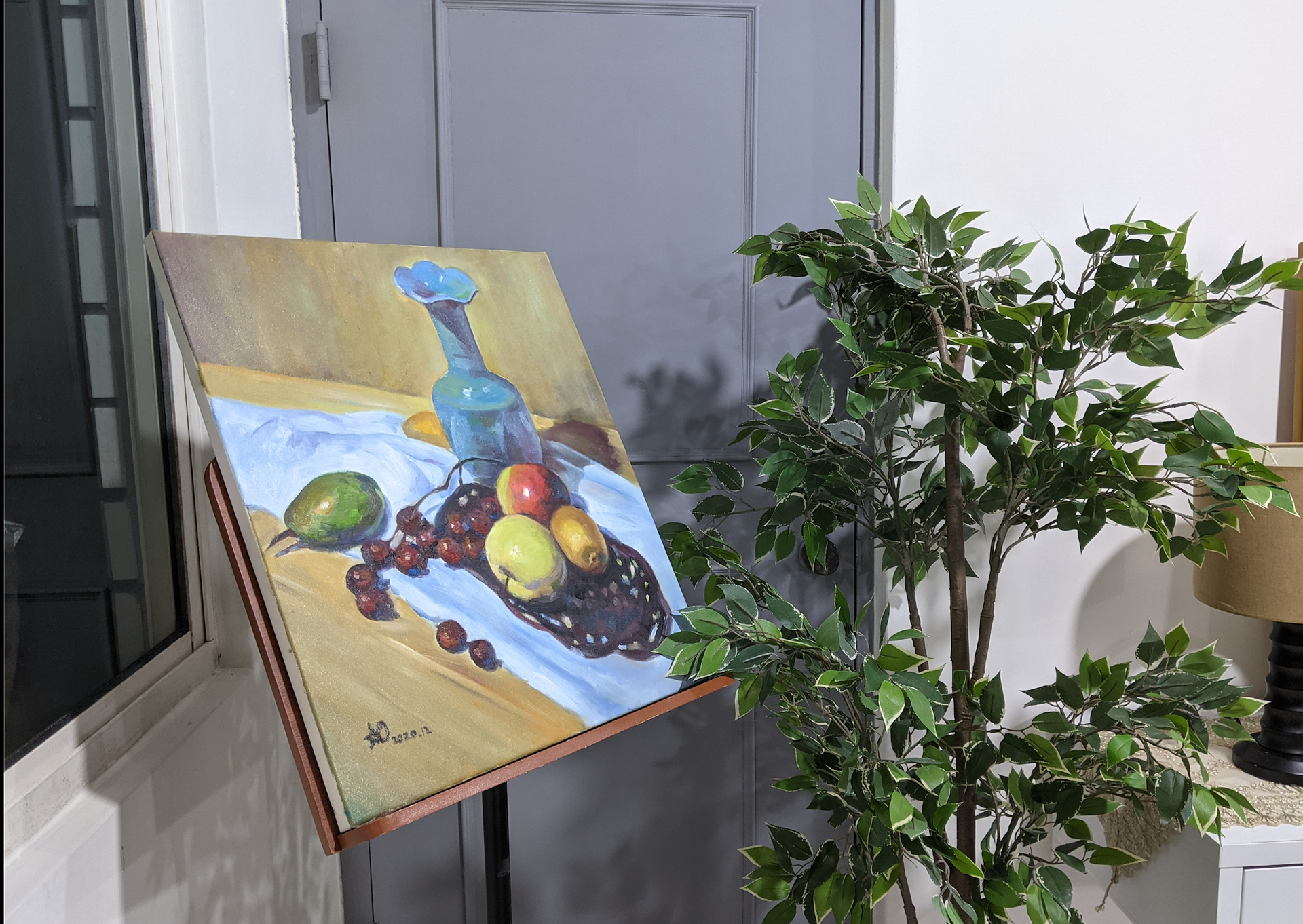 Vase & Fruits