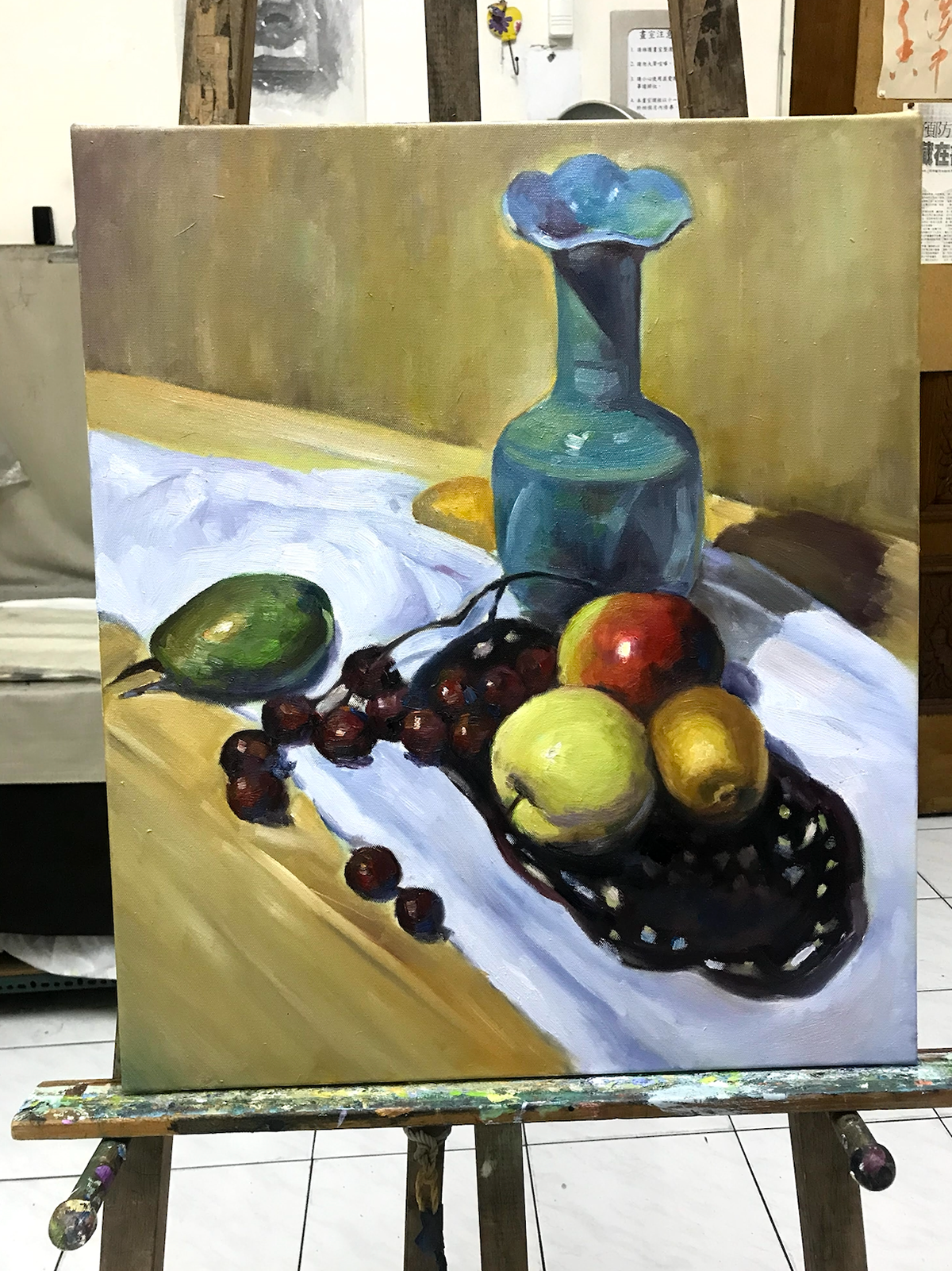 Vase & Fruits