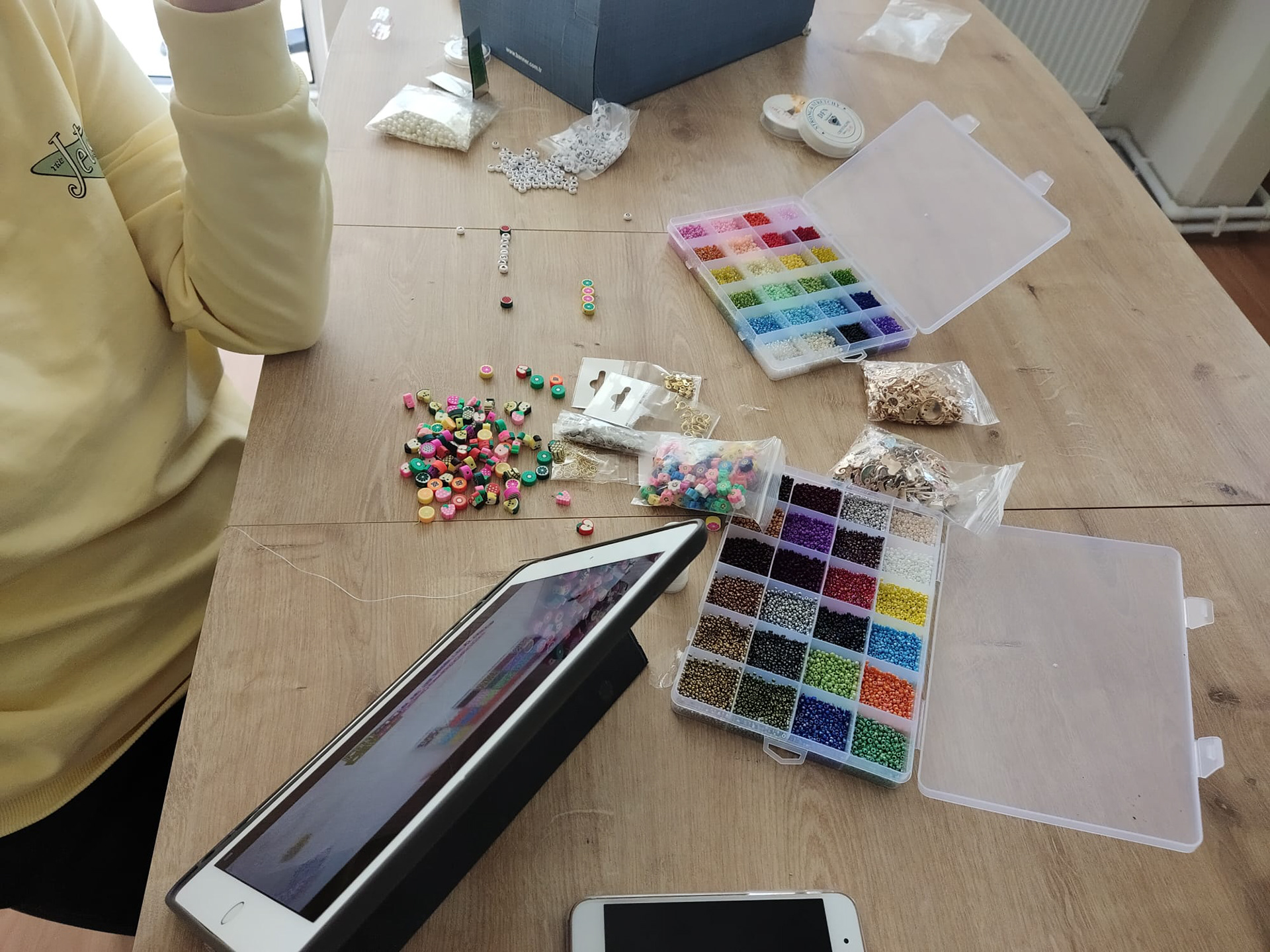 BEADED JEWELRY MAKING PROCESS