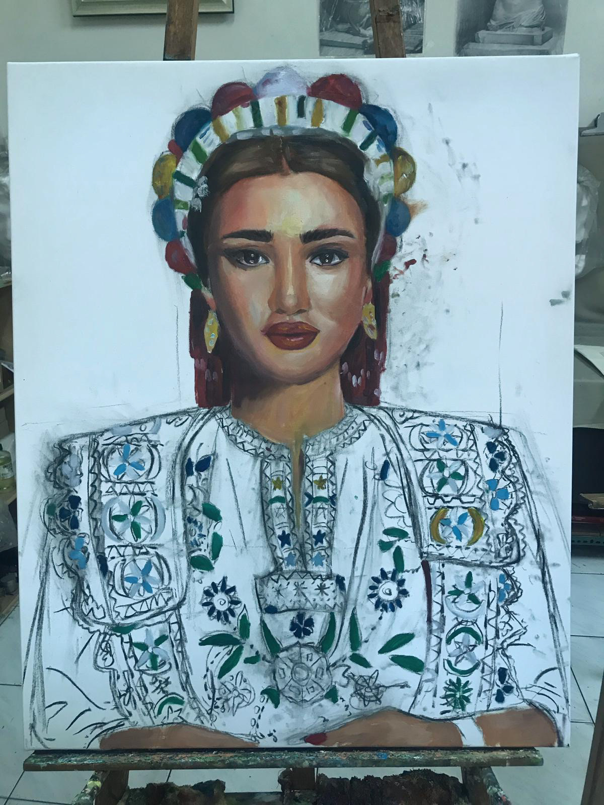 ALBANIAN GIRL WITH TRADITIONAL CLOTHES