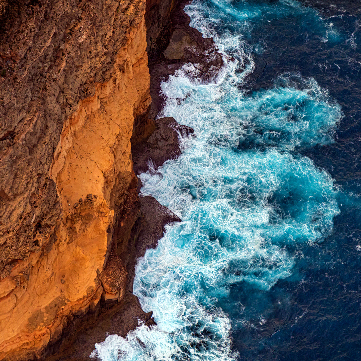 Cliff Hanger, Shark Bay