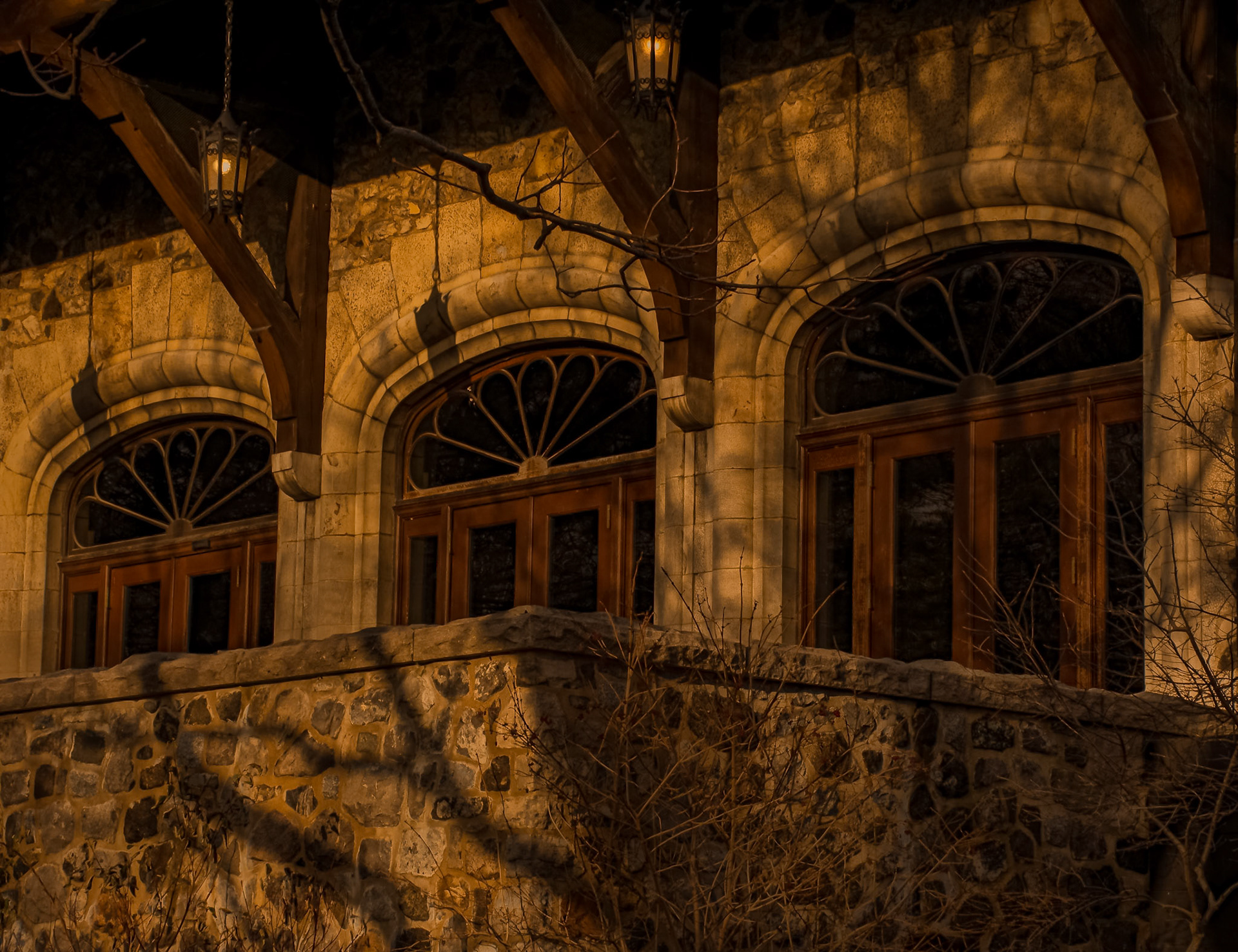 10929 West Side Chalet Mount Royal