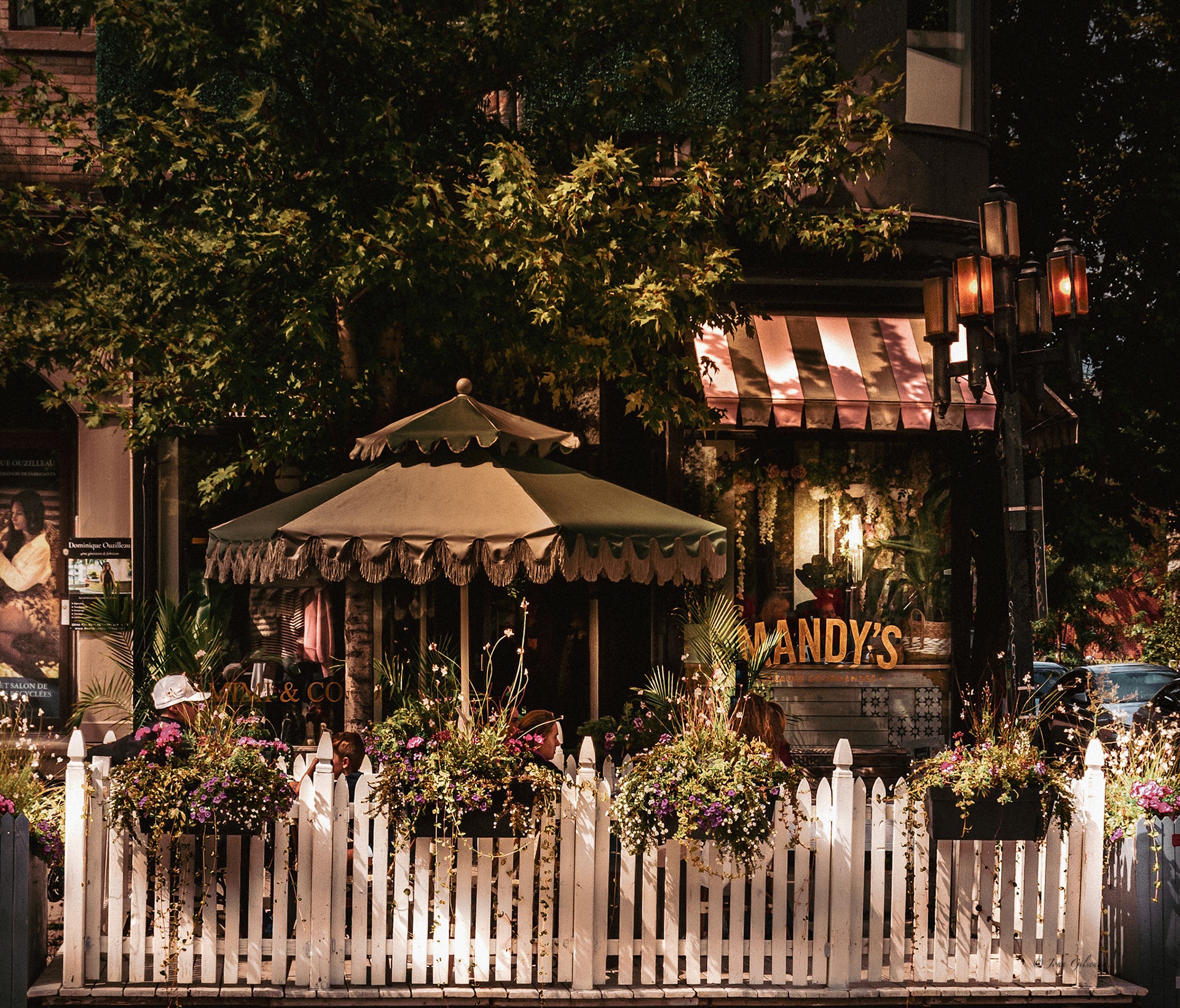 11321 Mandy's on Laurier