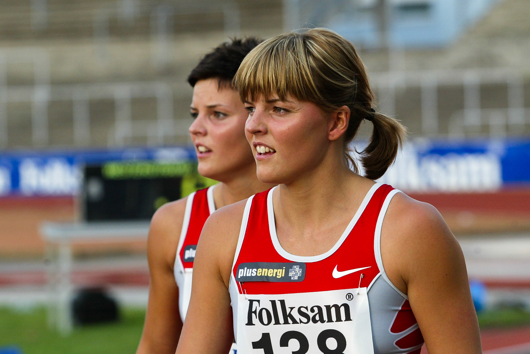 Susanna and Jenny Kallur after 100 meter hurdle in Malmö 2003.