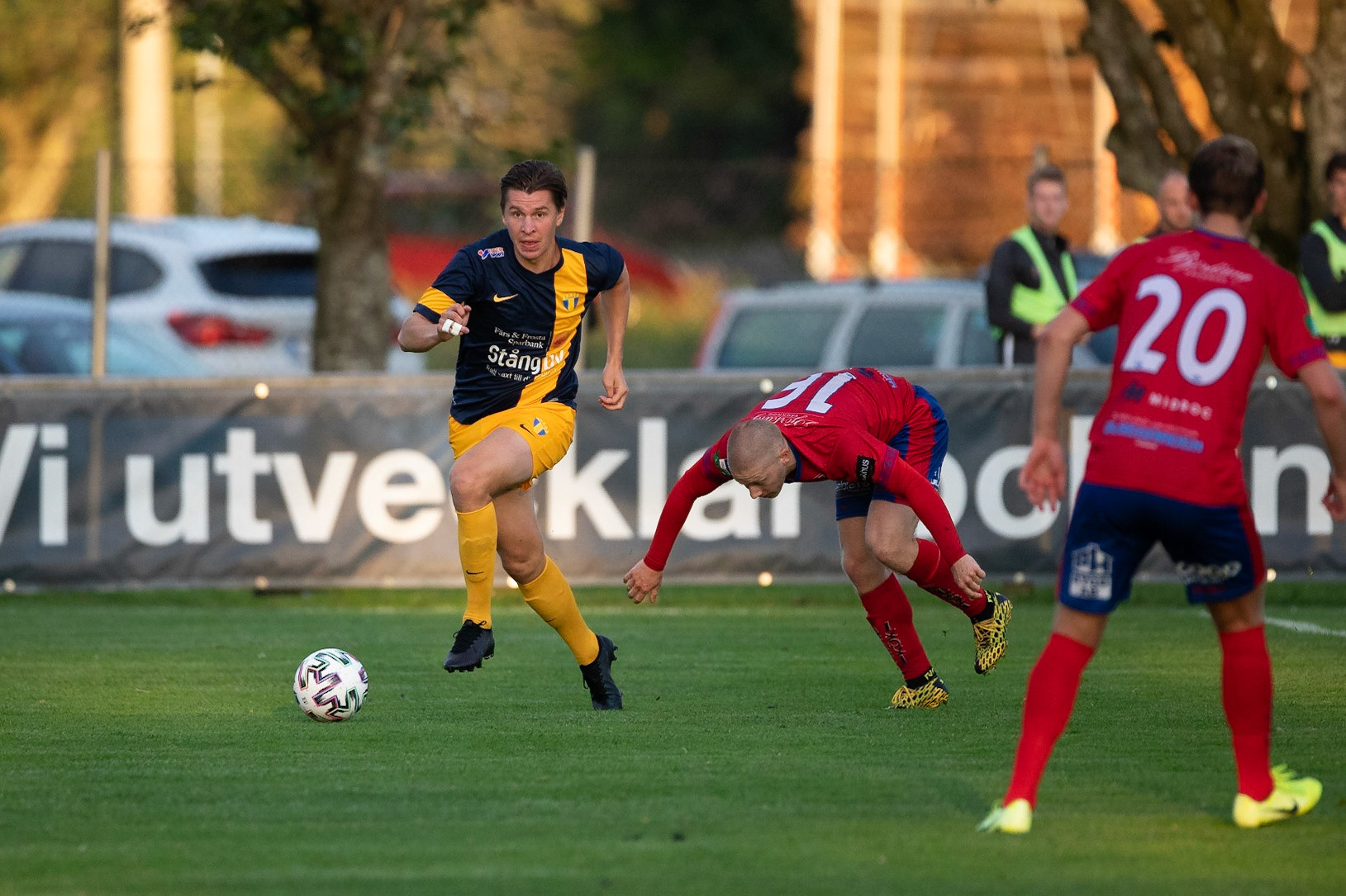 Division 1 Tvååkers IF - Torns IF 1-2 2020: Ludvig Bergman lämnar motståndarna bakom sig.