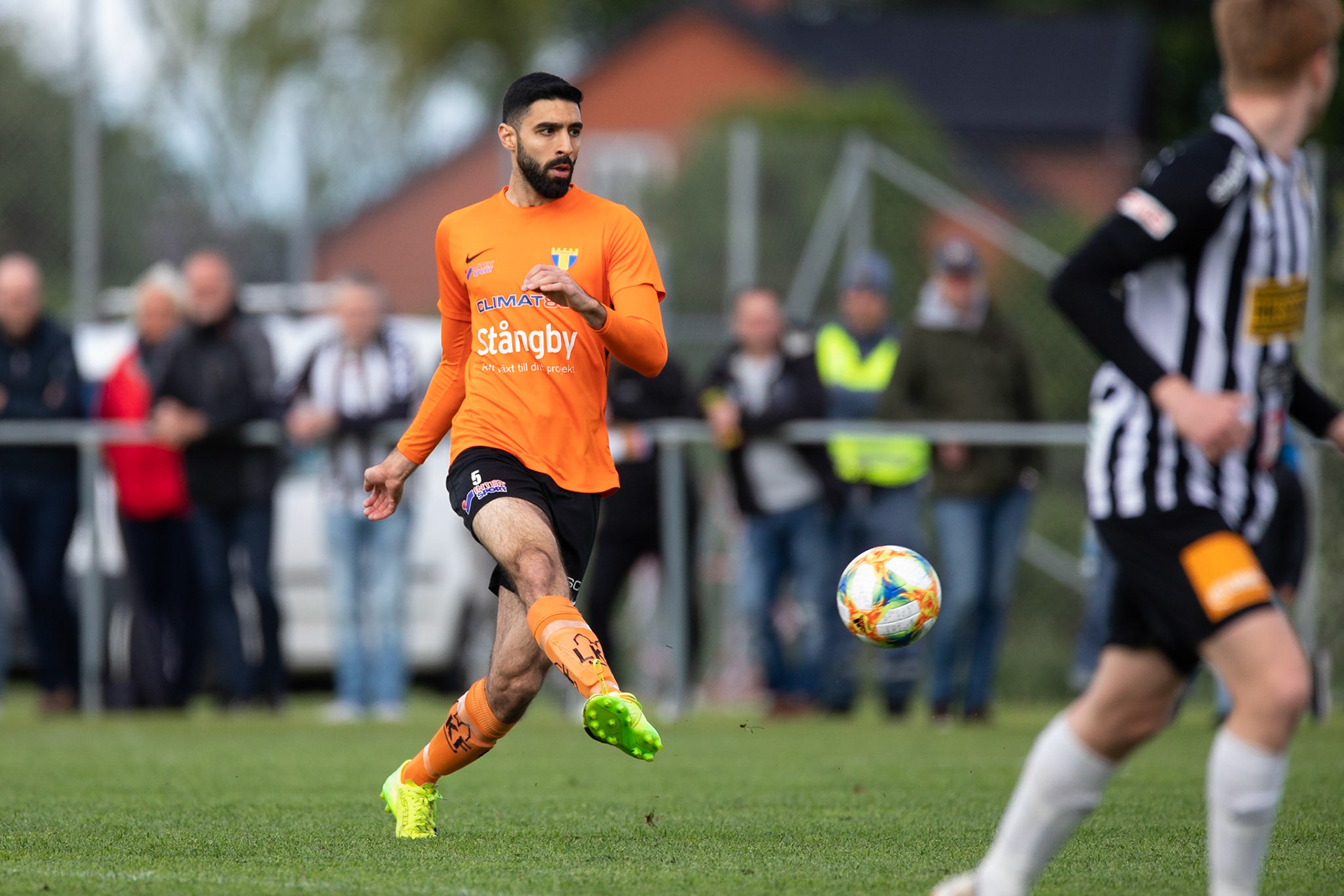 Division 1 Torns IF - Landskrona BoIS 2019: Mouhammed-Ali Dhaini spelar upp bollen.