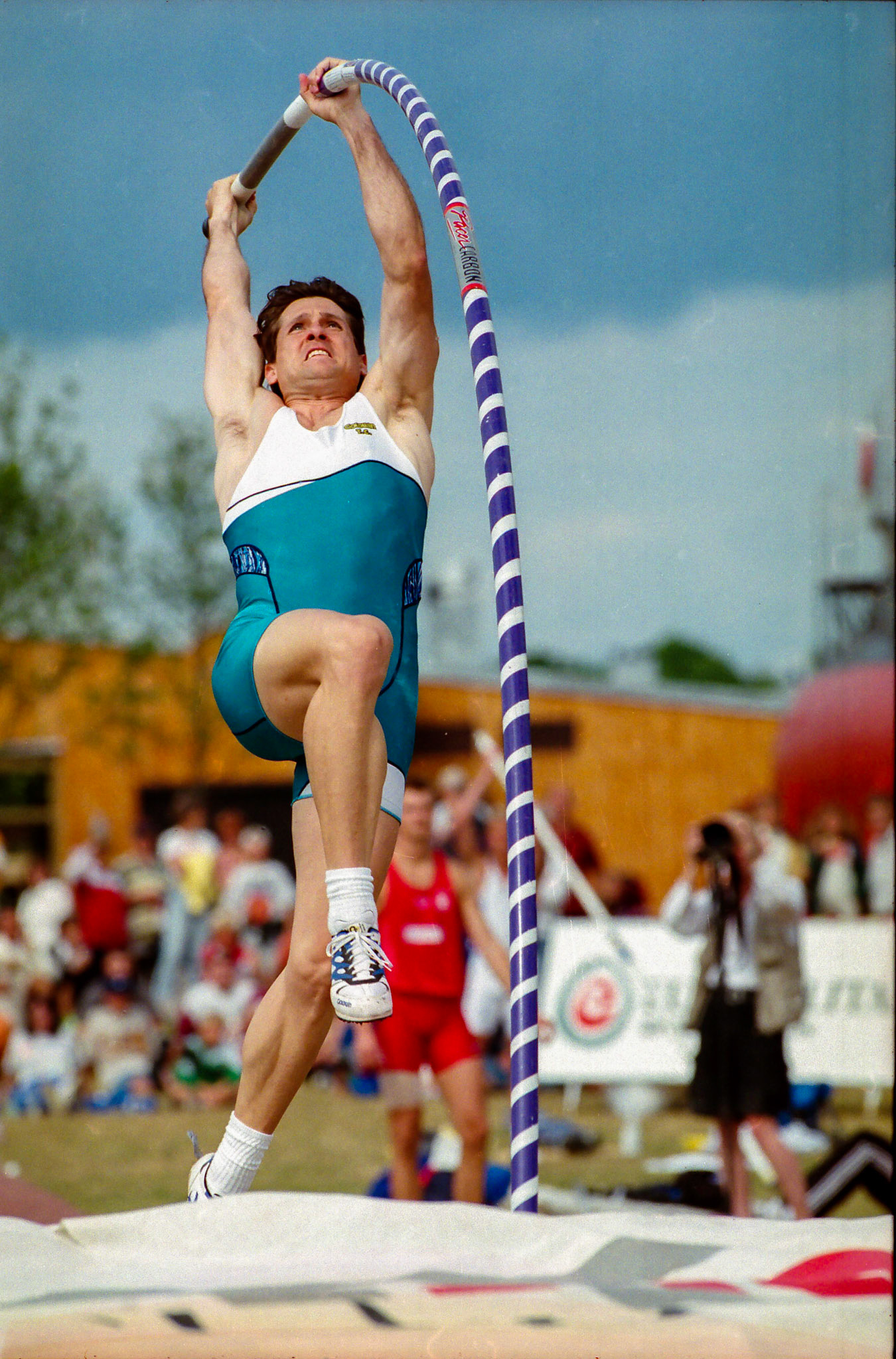 Jeff Hartwig in pole vault in Karlskrona 1997