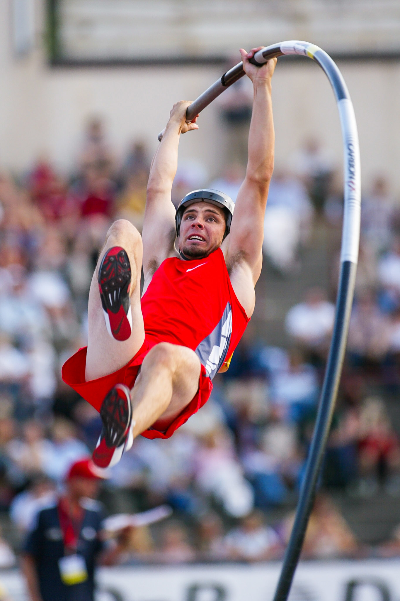 Toby Stevenson was pole vaulting with helmet in Oslo 2003.