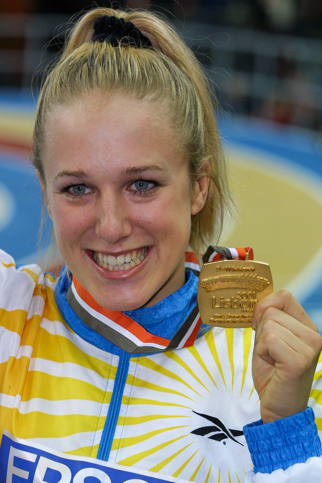 Kajsa Bergqvist won the high jump with 2.00 at the World Indoor Championship in Lisboa 2001.