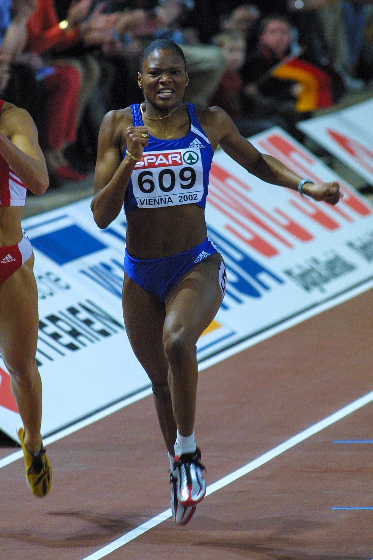Muriel Hurtis won the 200 meter at European Indoor Championship in Vienna 2002
